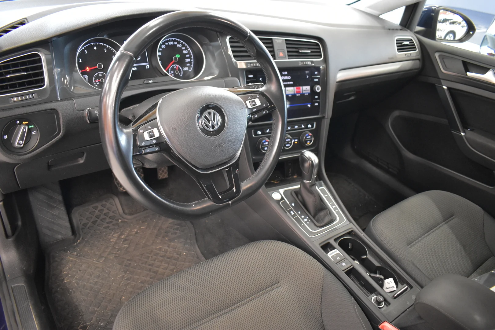 Car Image - 42KilSgzDEMoV49syp3tRK