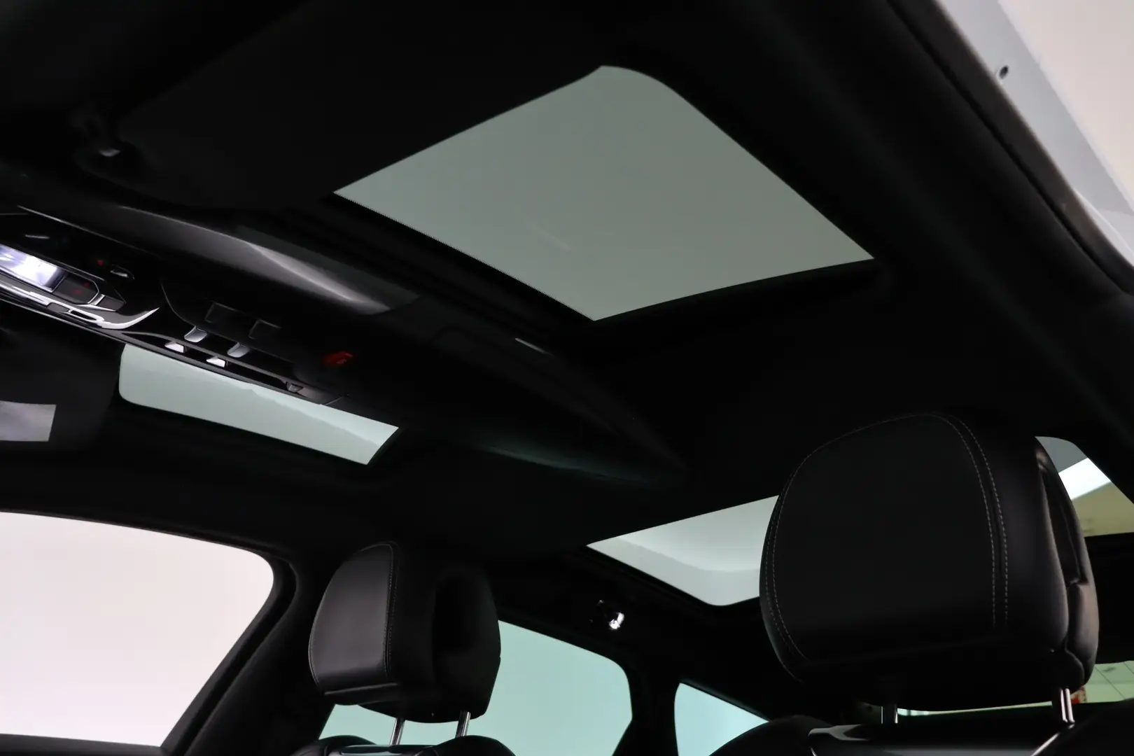 Car Image - 4lCrs1tBixFN2QY9NtDjpE