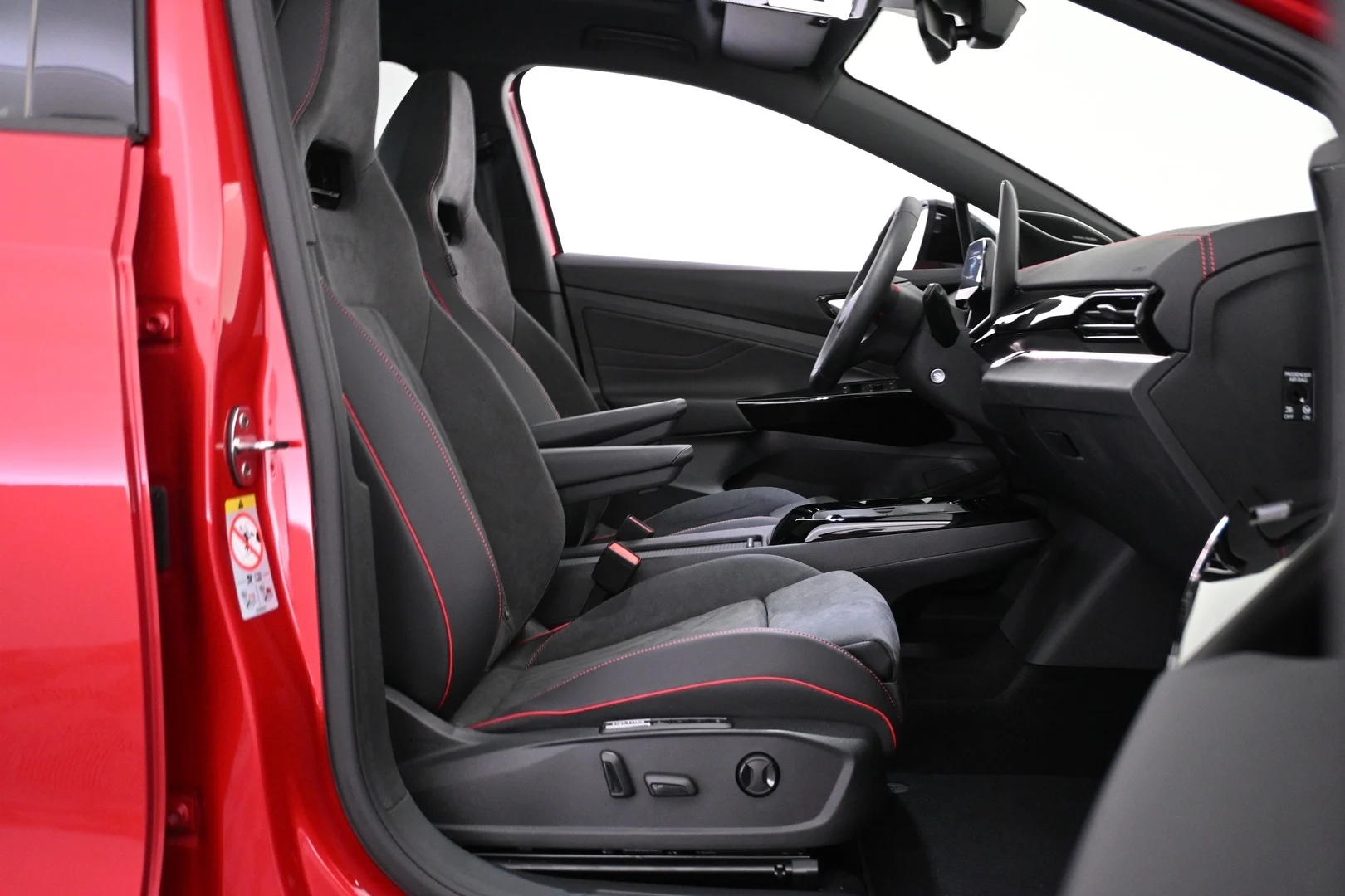 Car Image - 7Dc1ei1MTpCctrpF5VVZEU