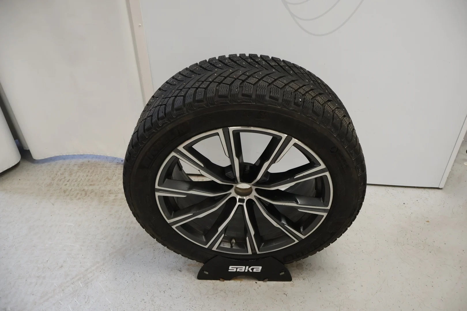 Car Image - 30CvufIx3IszXFDJbmThmN