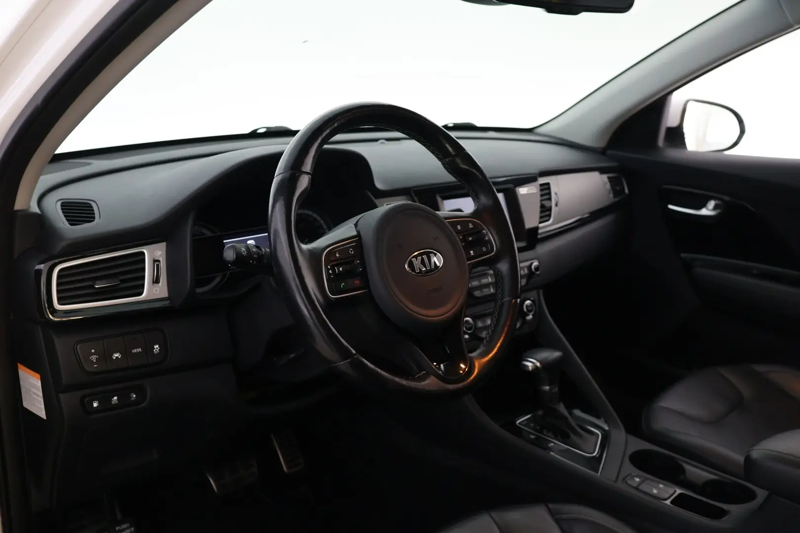 Car Image - 2mkQt3Zs3IbKnHy2AU8rzz