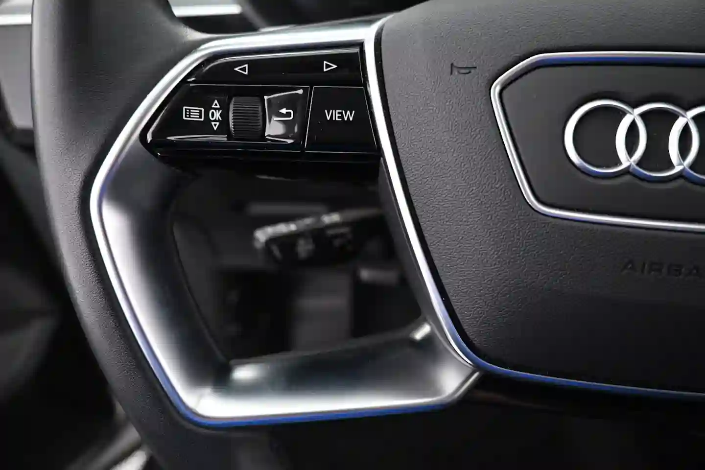 Car Image - 0cIK9AyctBKVLUmVHoLGu