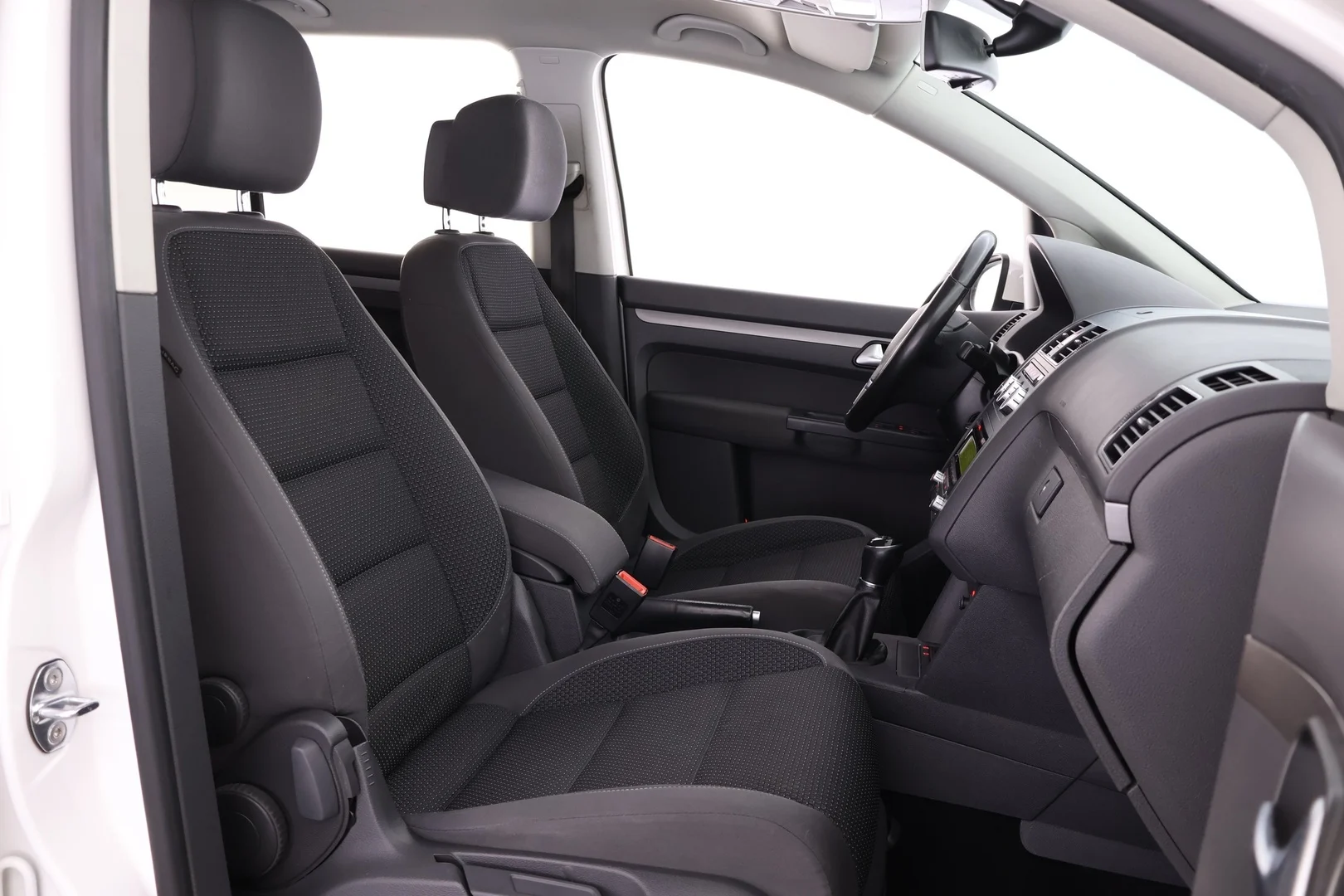 Car Image - 3YlSe9p0WhfnID9xOtrhyj