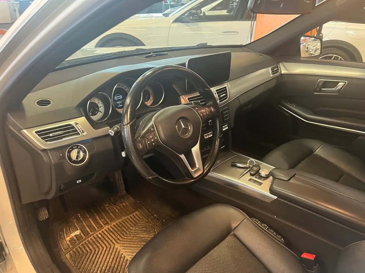 Car Image - 1wqaggz972PFnORz0IYmKS