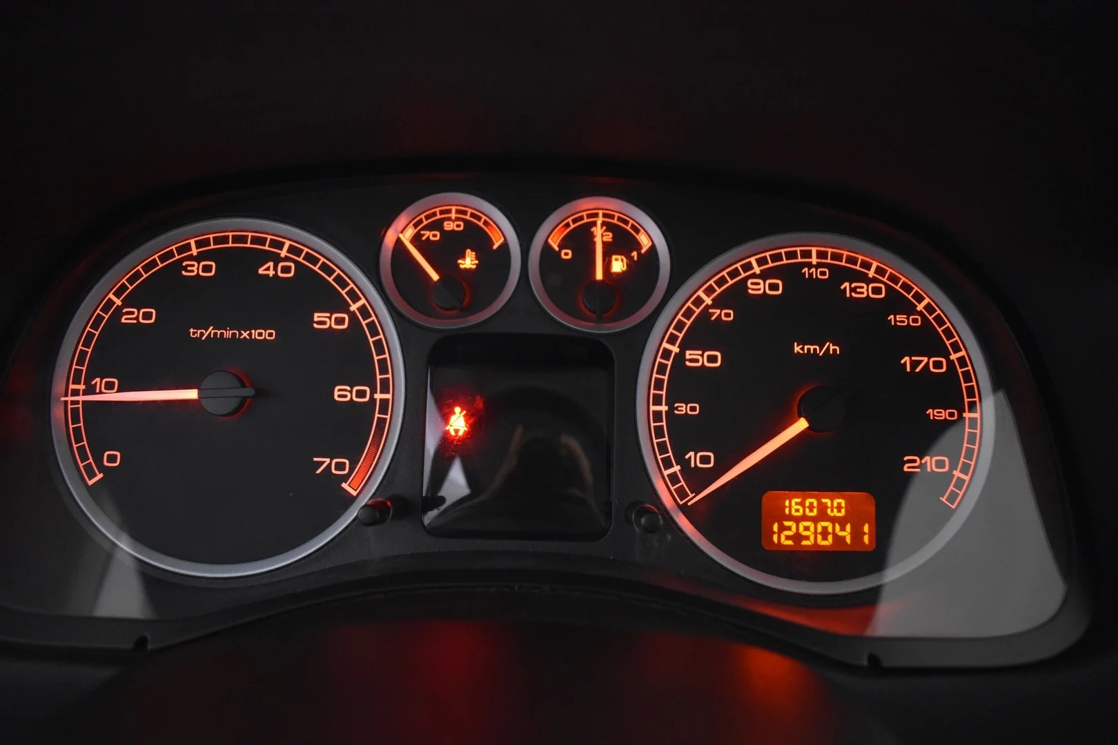 Car Image - 2358Hm4PHGEW9RS3hdI5tZ