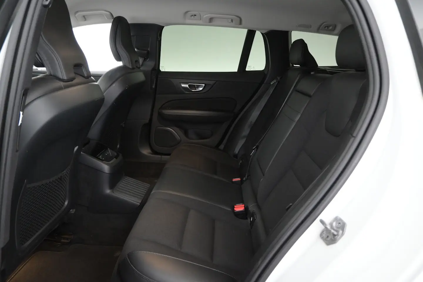 Car Image - uDDOUX4sCfxrj5MZD8XOL