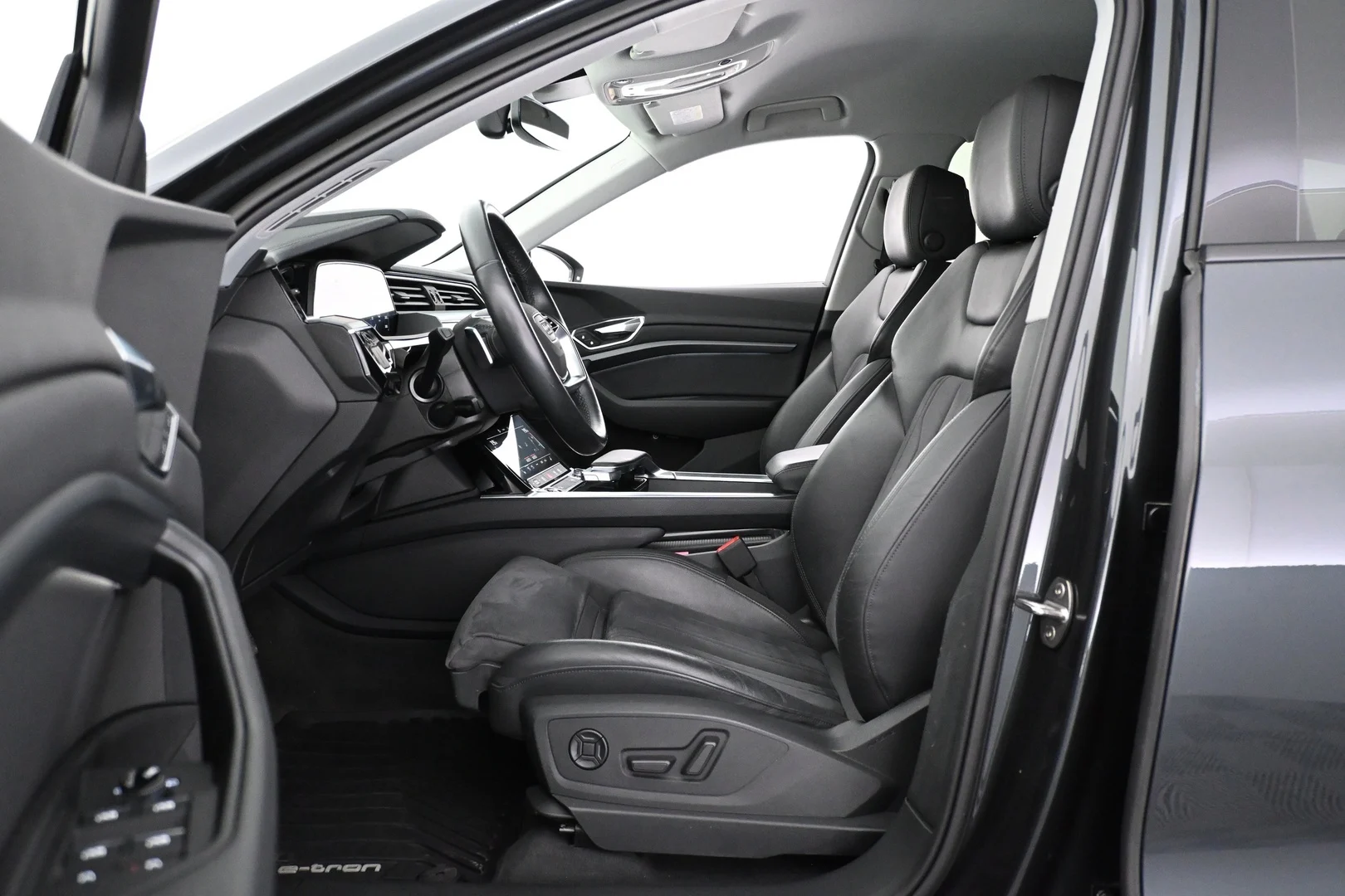 Car Image - 24sD6Bo5vEAe1jEE0vrRfv