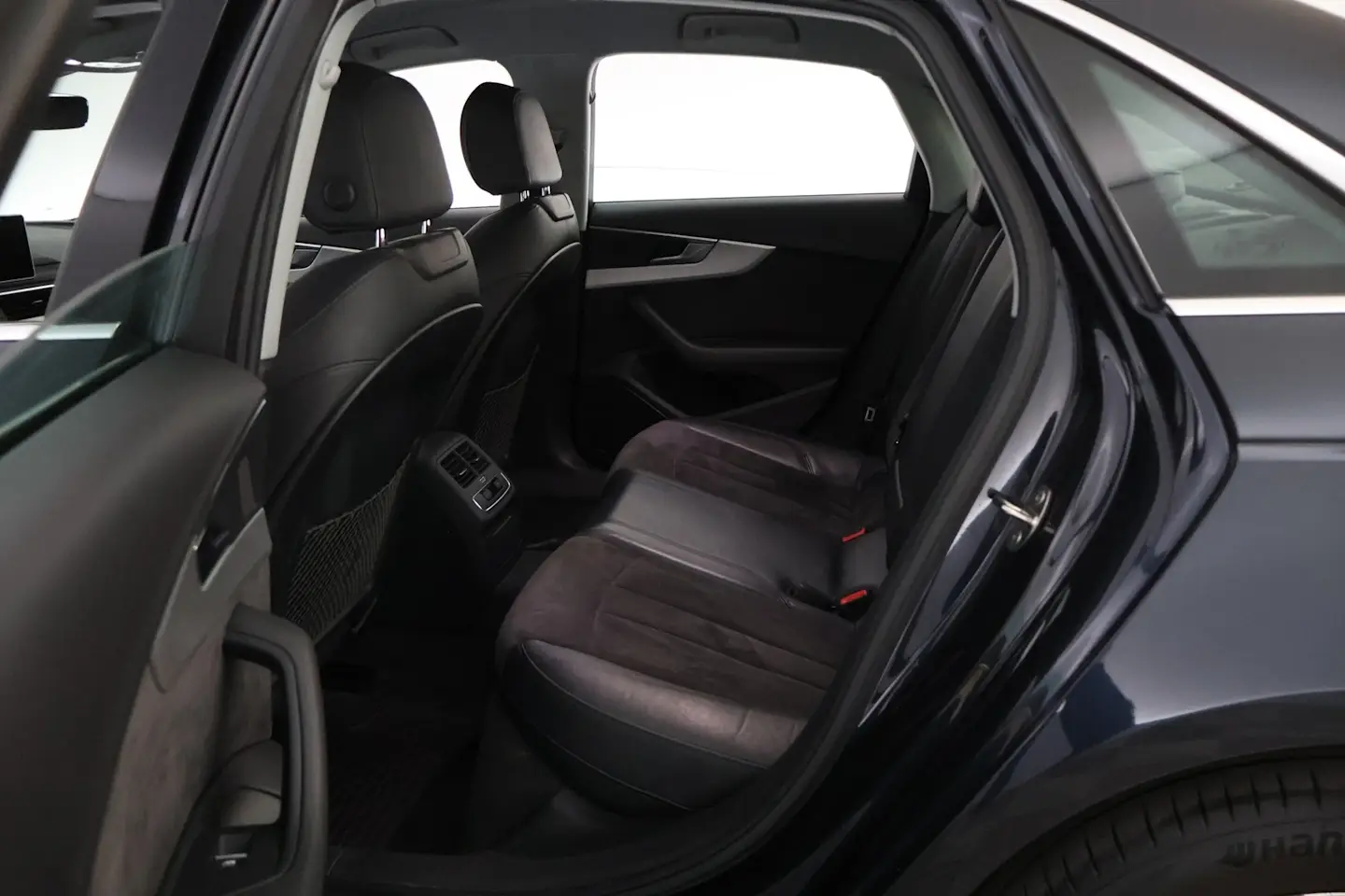 Car Image - 5wTSxuT0KcNUpLw5opb25e