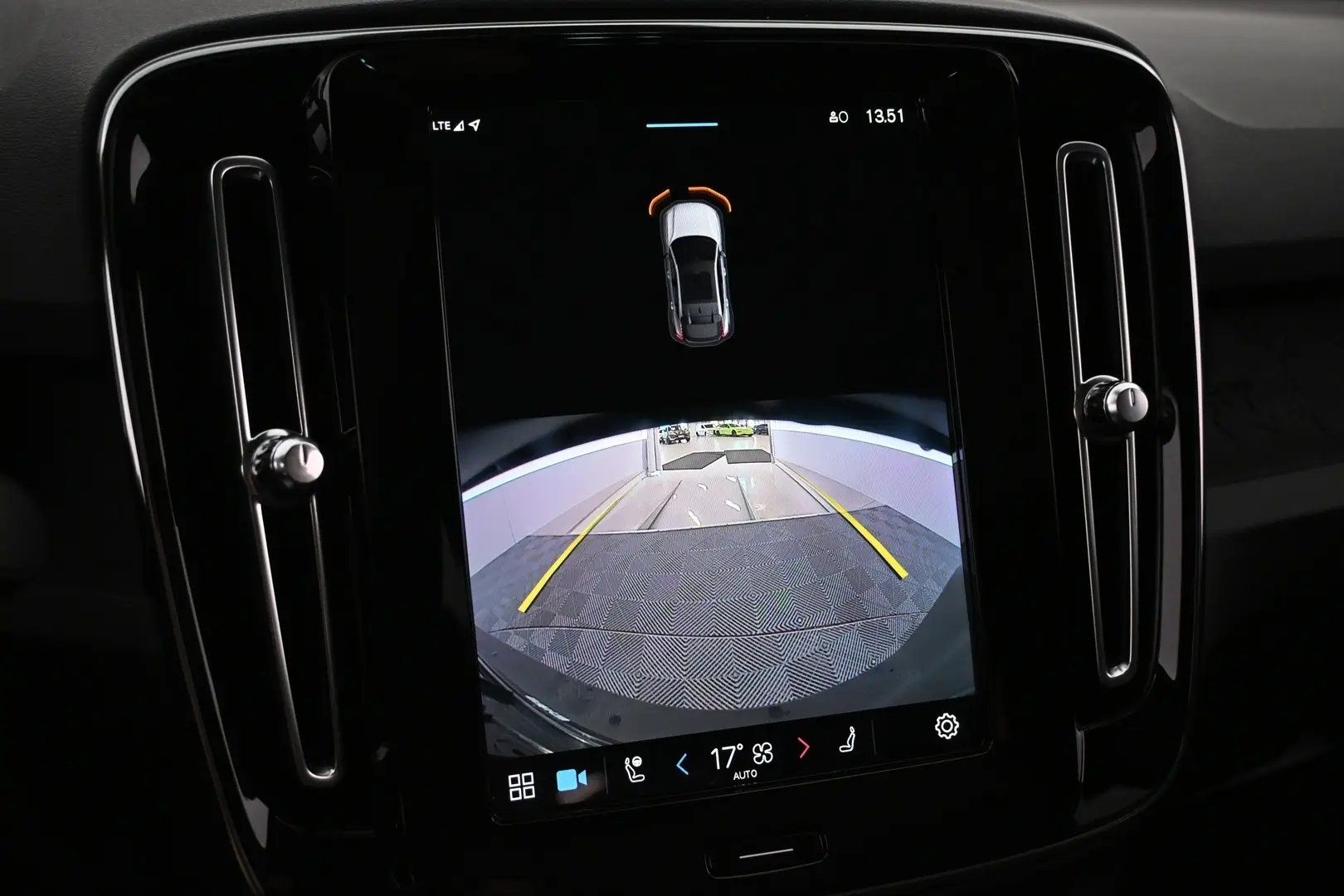 Car Image - 6nY89s8gcGhAKzYyn2dCyz