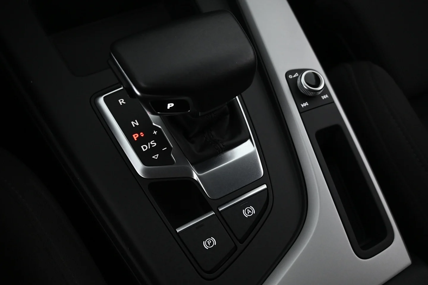 Car Image - 5pocurbbGsm6bKBR0kmsOE
