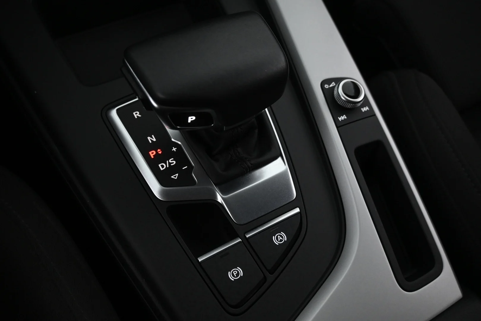 Car Image - 5pocurbbGsm6bKBR0kmsOE