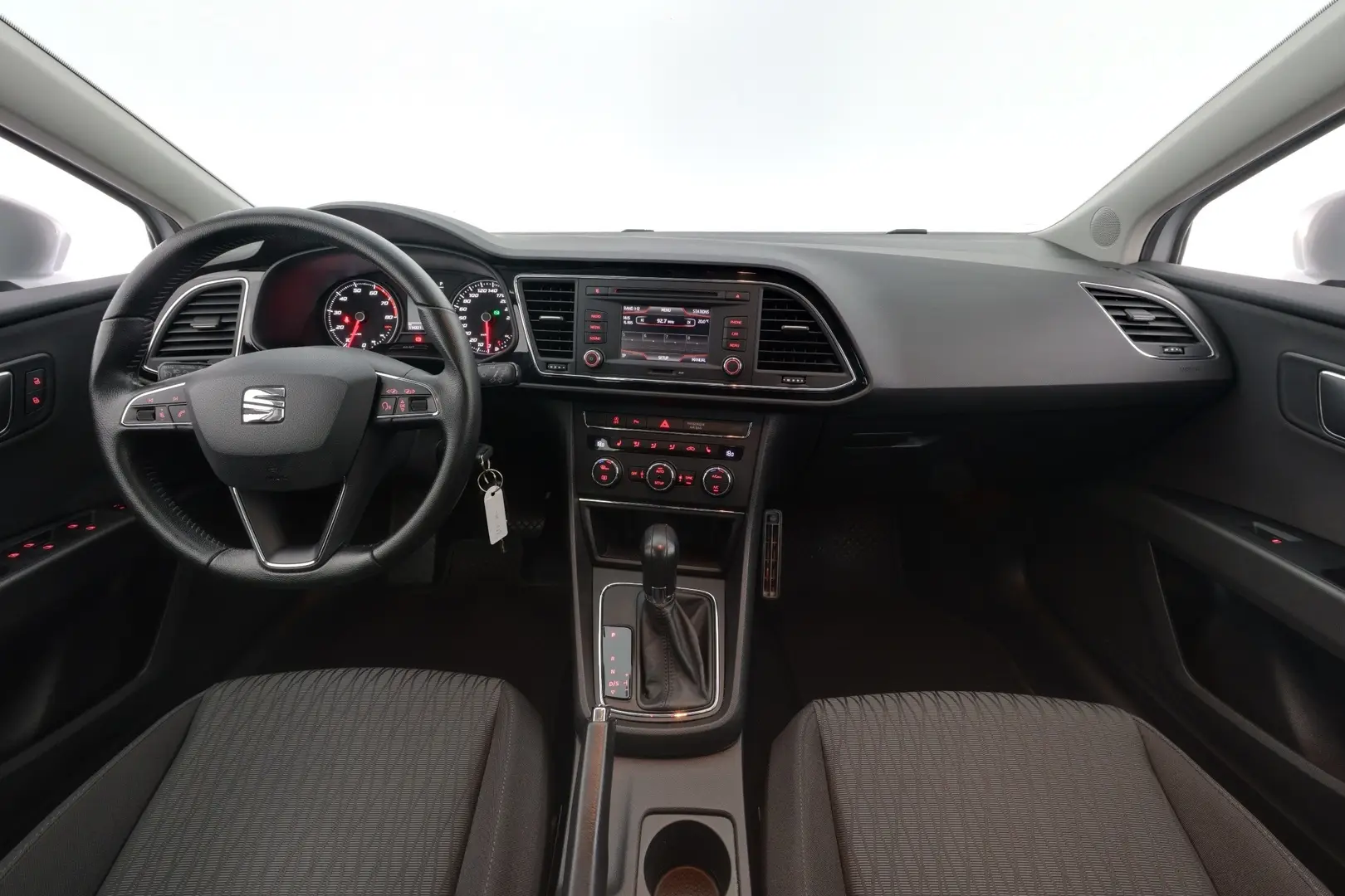 Car Image - YPOrlWmJmYLNe6C14EcXY