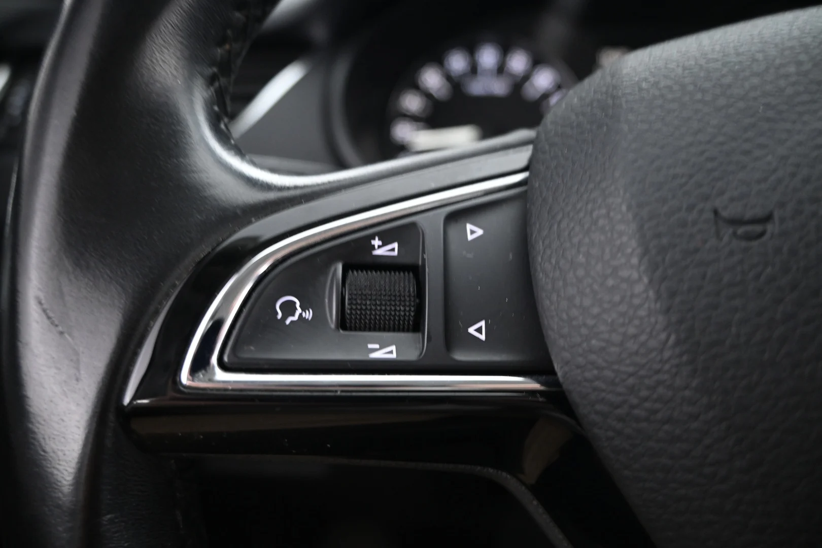 Car Image - 3xb2r0DNTAVQ2aTAB0mkCf