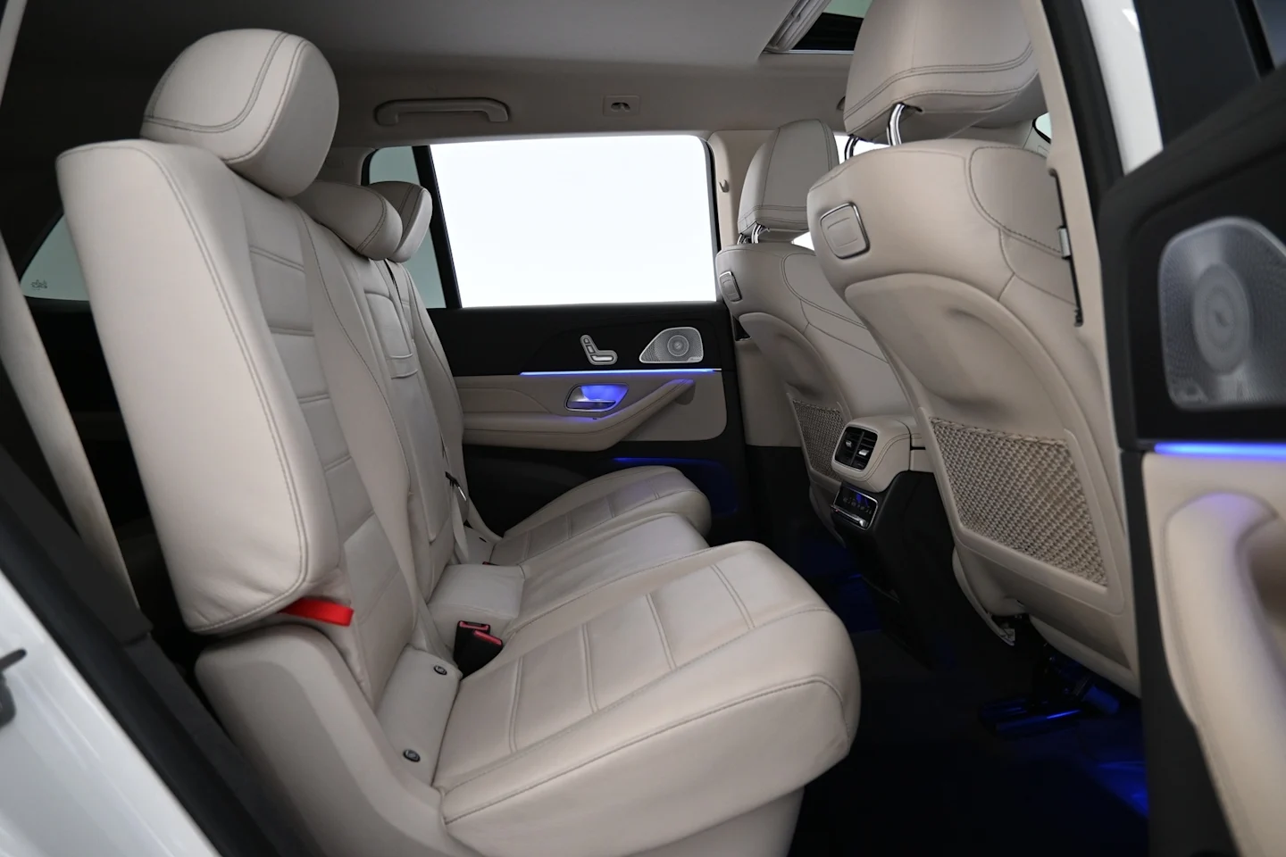 Car Image - 2Ii9moRLNbPzv5dqIkkX6B