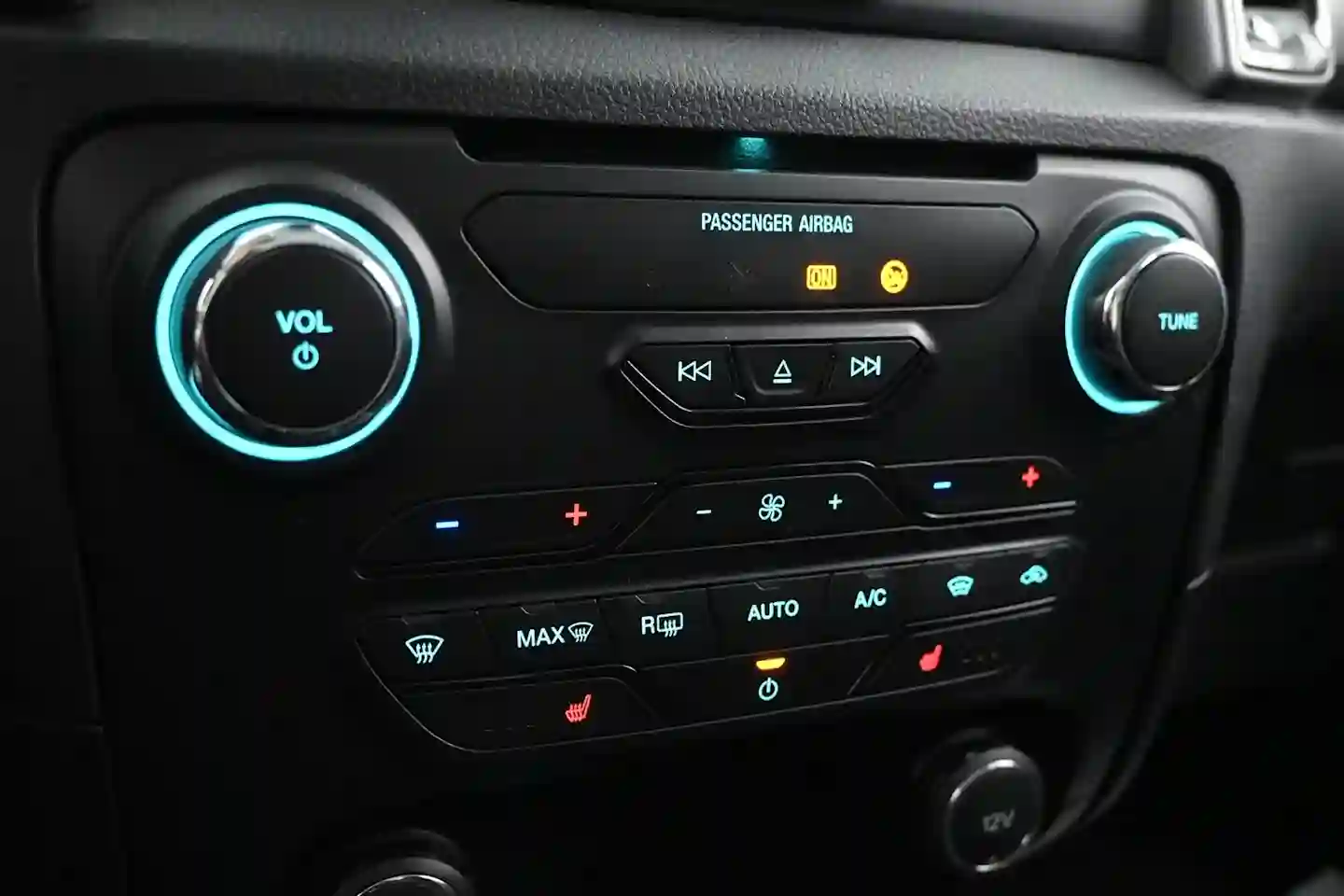Car Image - 1wxNOmo1lsbofOD92OBRrO
