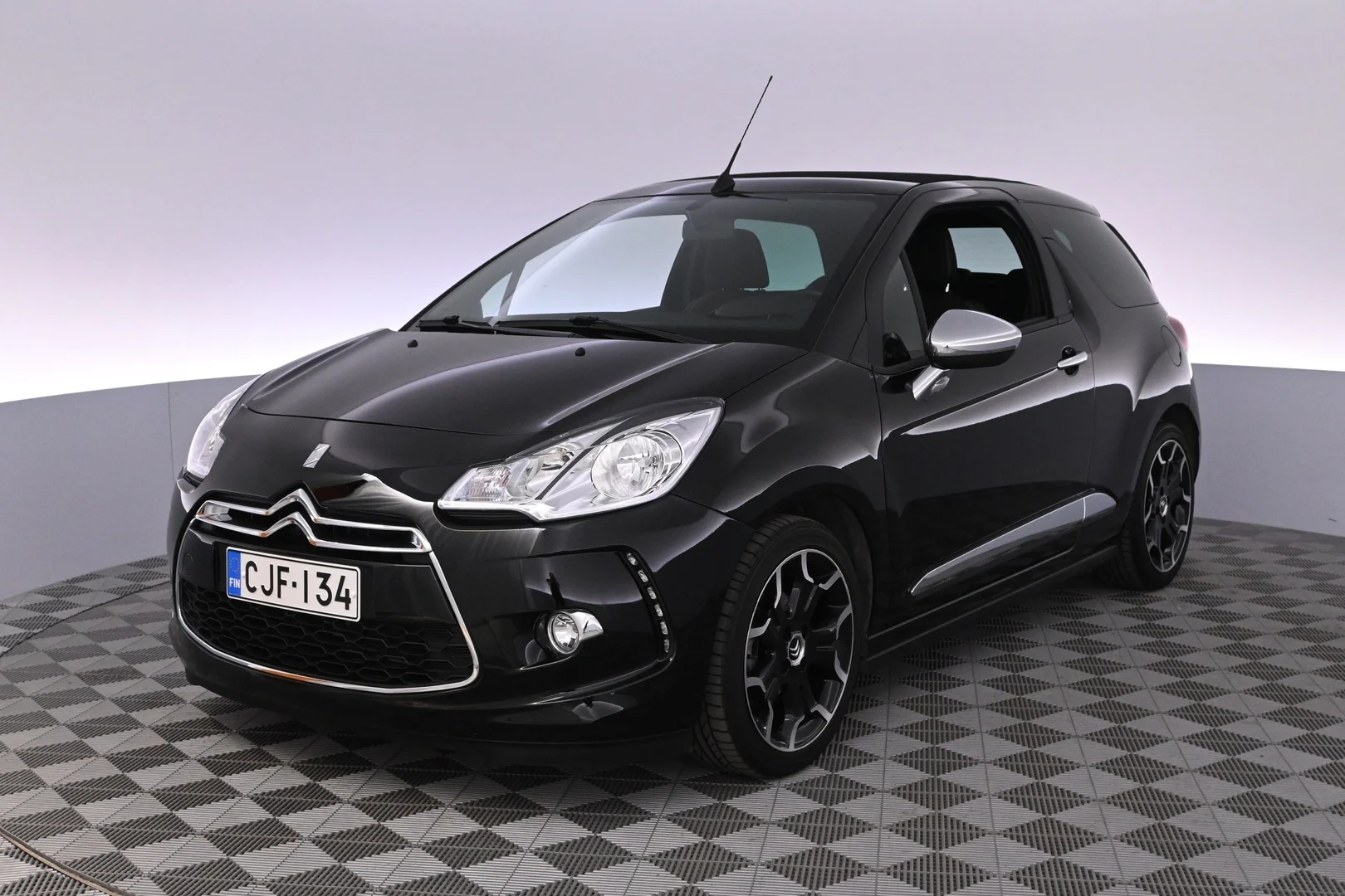 Car Image - xqlHiyB3ajRM6RiQARzM0