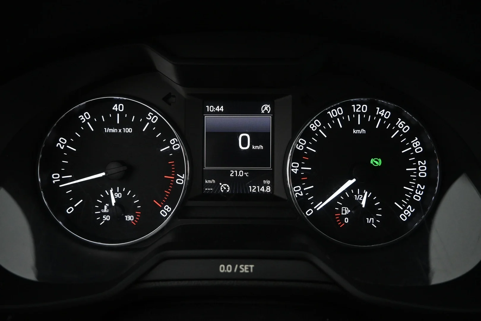 Car Image - 2jeUVmvuR6iexQilU8ESJT