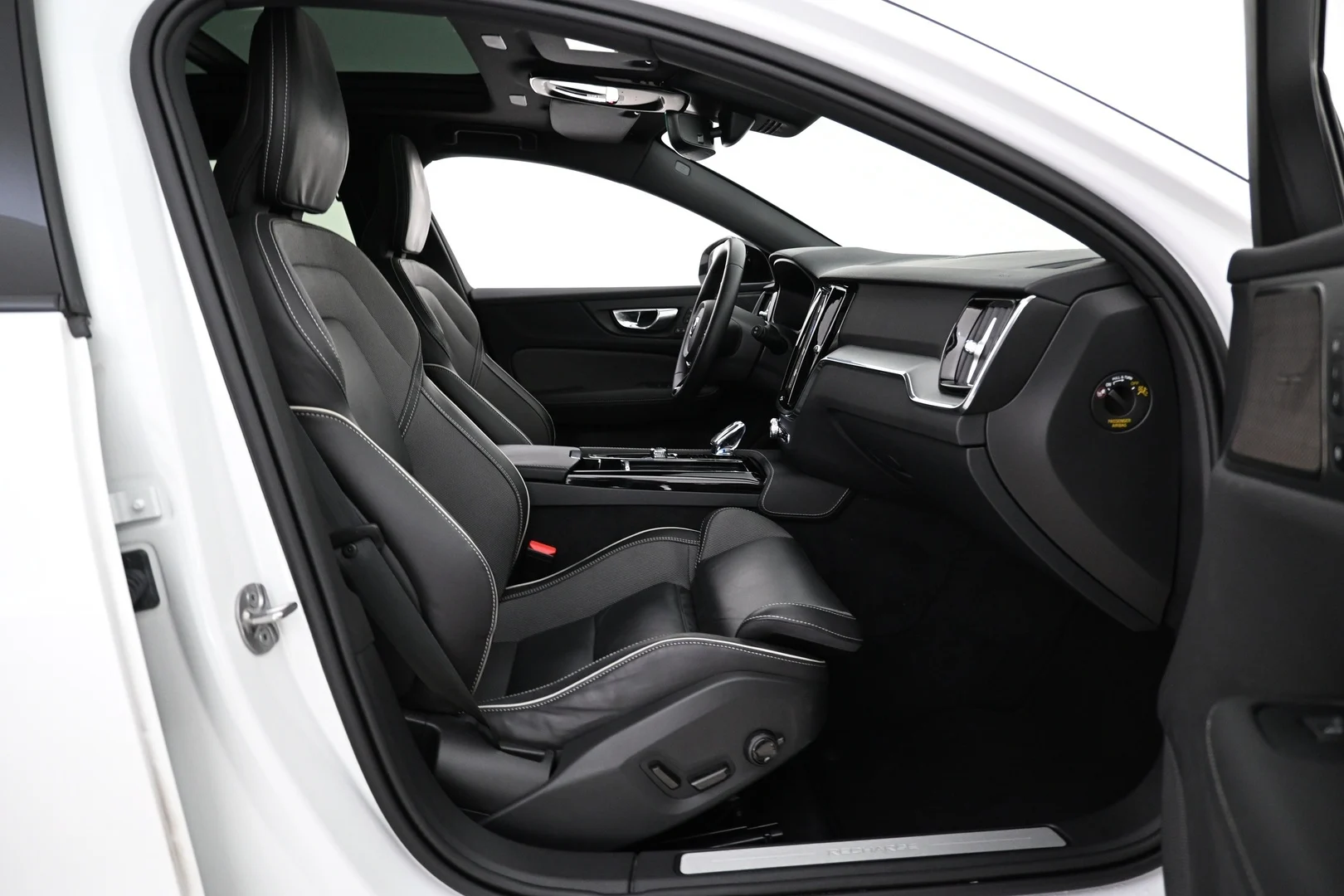 Car Image - 2LoMdVHxteC8Ed3eIhuvxC