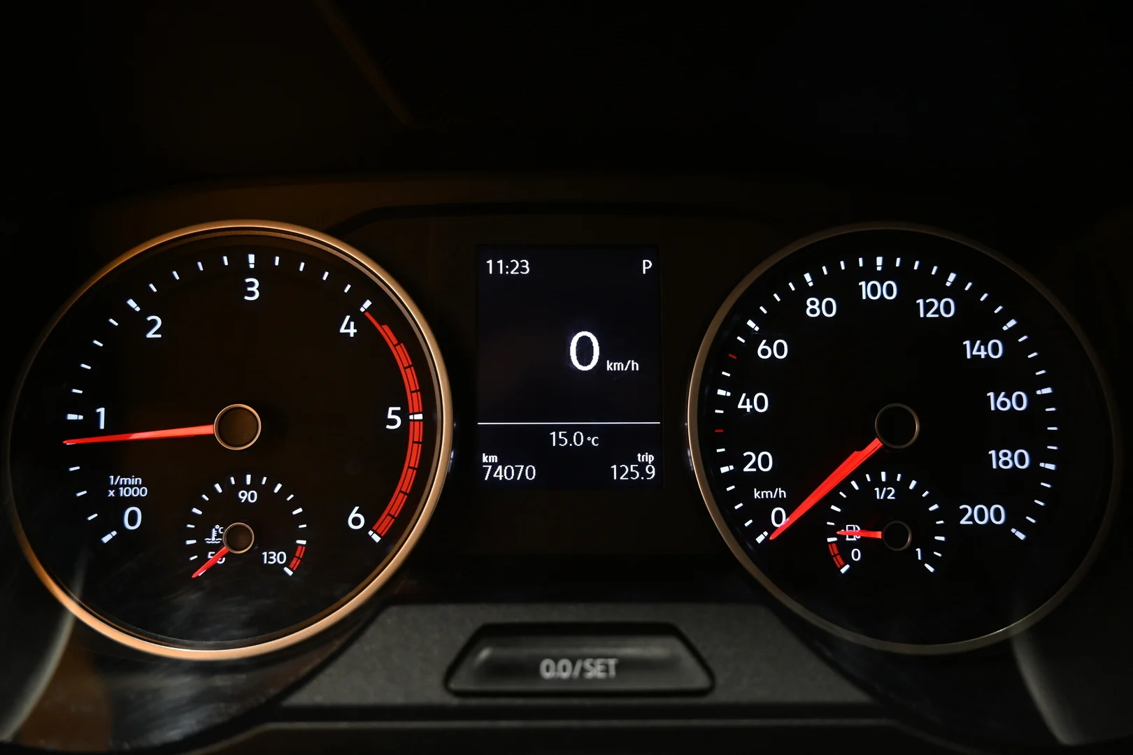 Car Image - 1moh1V8PVSxfB8KJ8JW7fZ