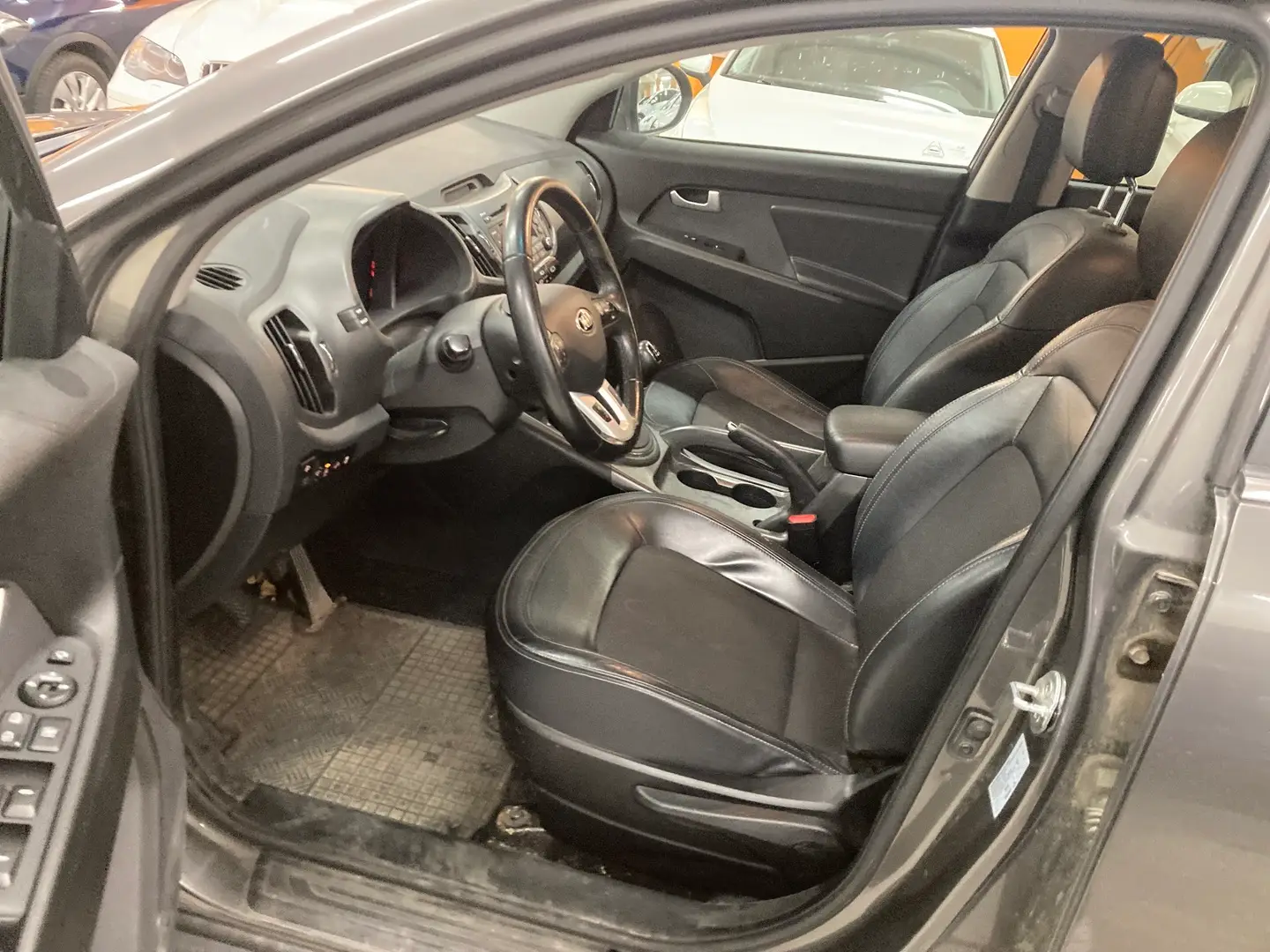 Car Image - 7bsJpUb39fROl6dMJD6Jjw