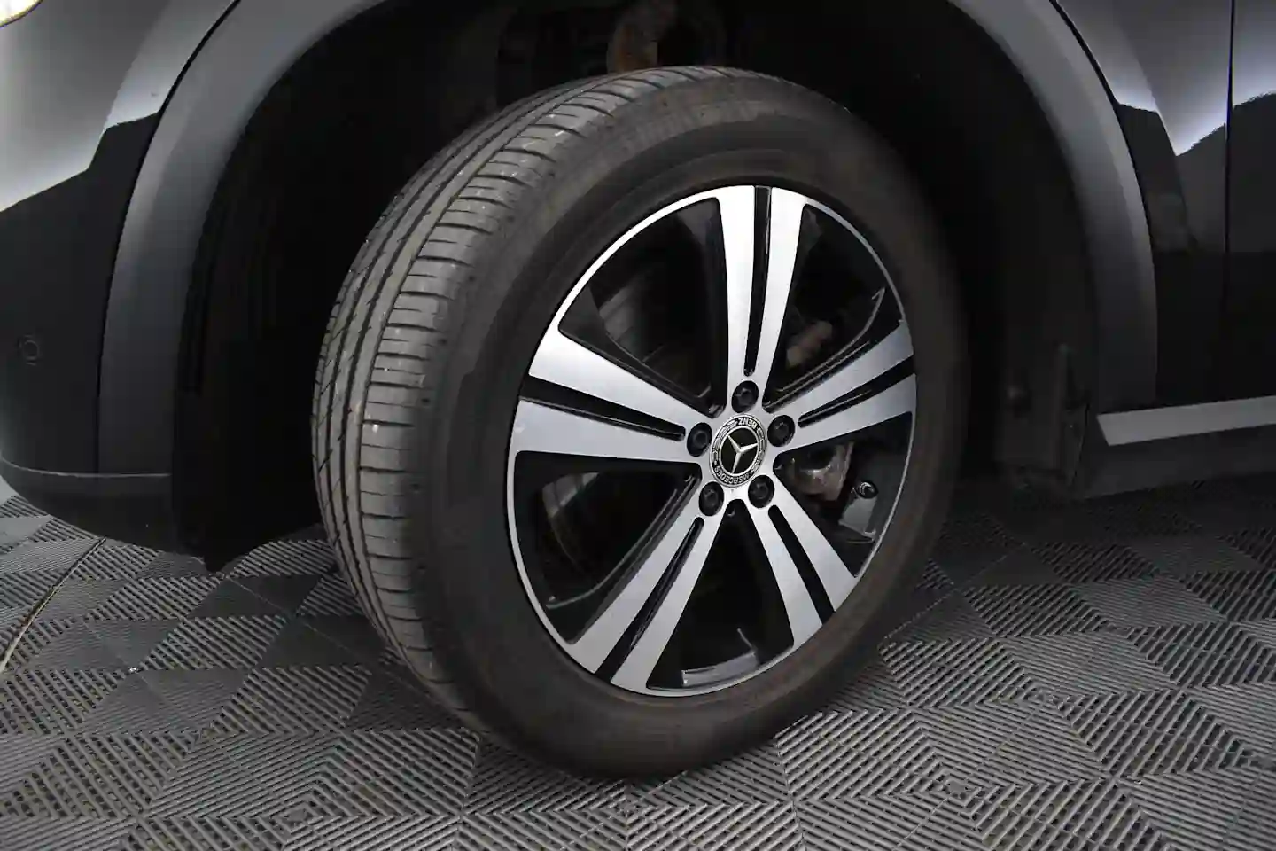 Car Image - 3yXzaTY9WhU3NcIvQtpD0T
