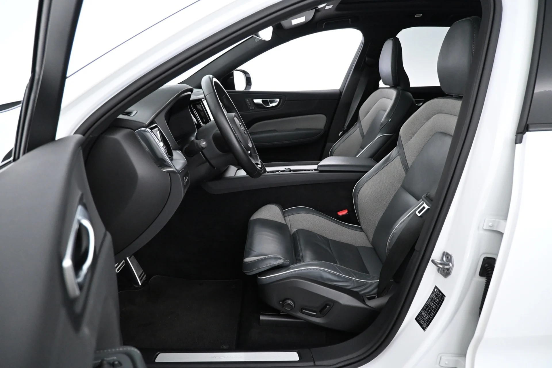 Car Image - 4LNRrA6vgtepW90o9H7vlx