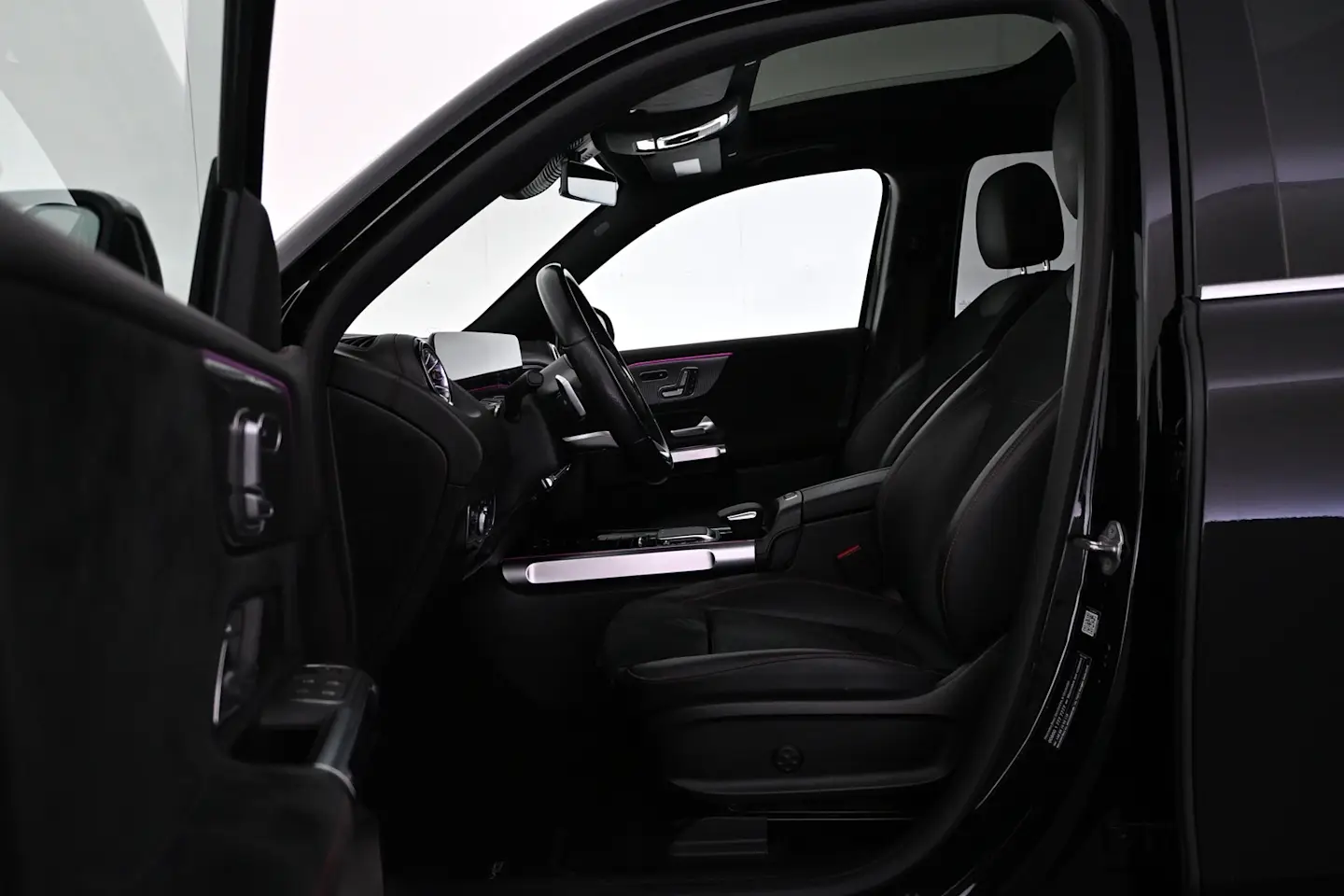 Car Image - UsILVOvaHHX3ahRXsKtTZ