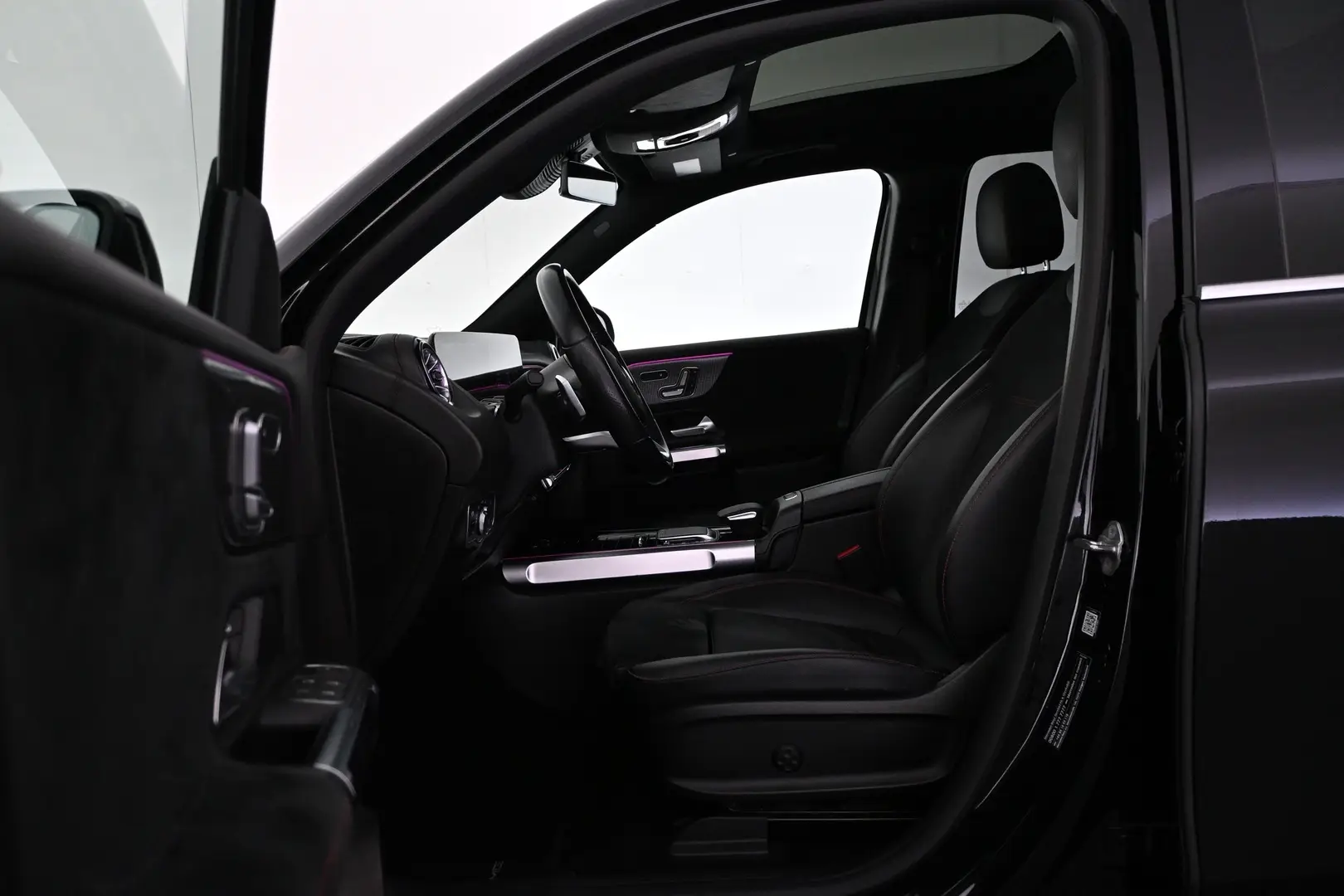 Car Image - UsILVOvaHHX3ahRXsKtTZ