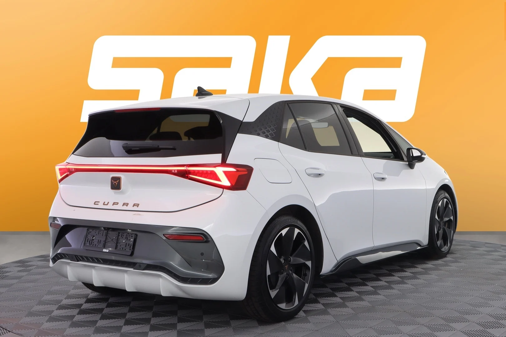 Car Image - 2ImJ4lELK1RcYePWUTV8Ck