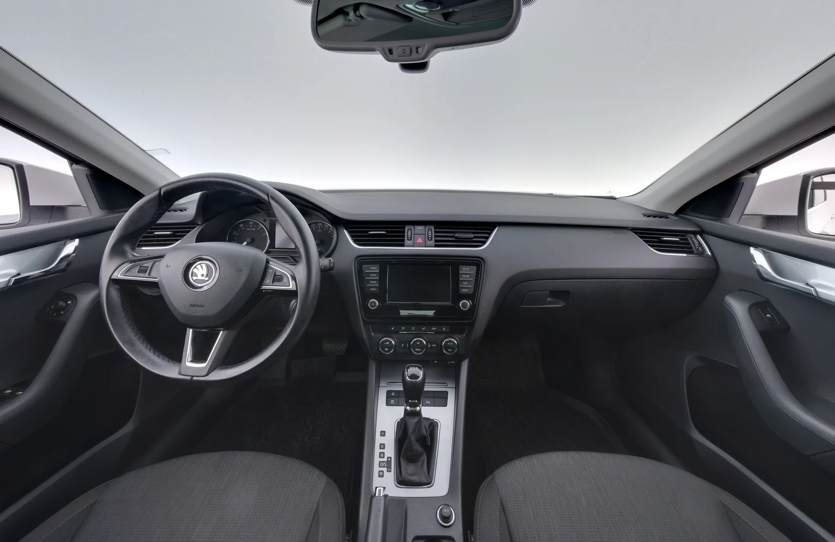 Car Image - 3Rh599TugjcYbkDwq4RJGG