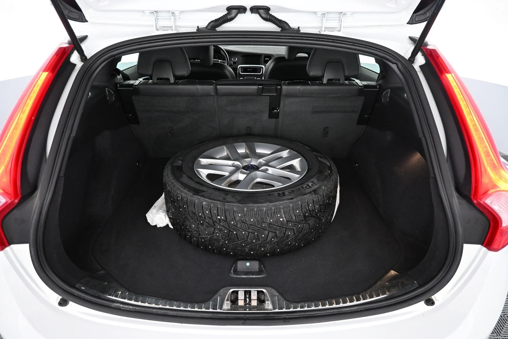 Car Image - 2b41mbiSNoW1gu6eOvFqEY
