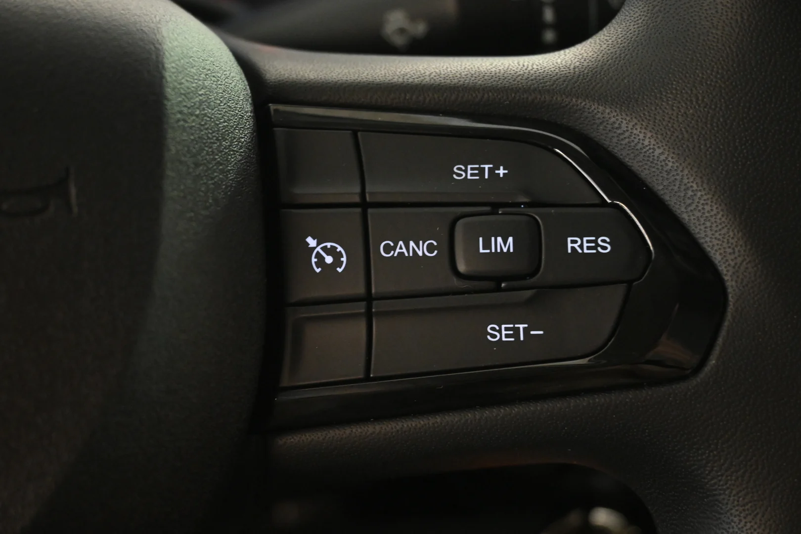 Car Image - 2XTcKjNKygbtHl8VPXEhwo
