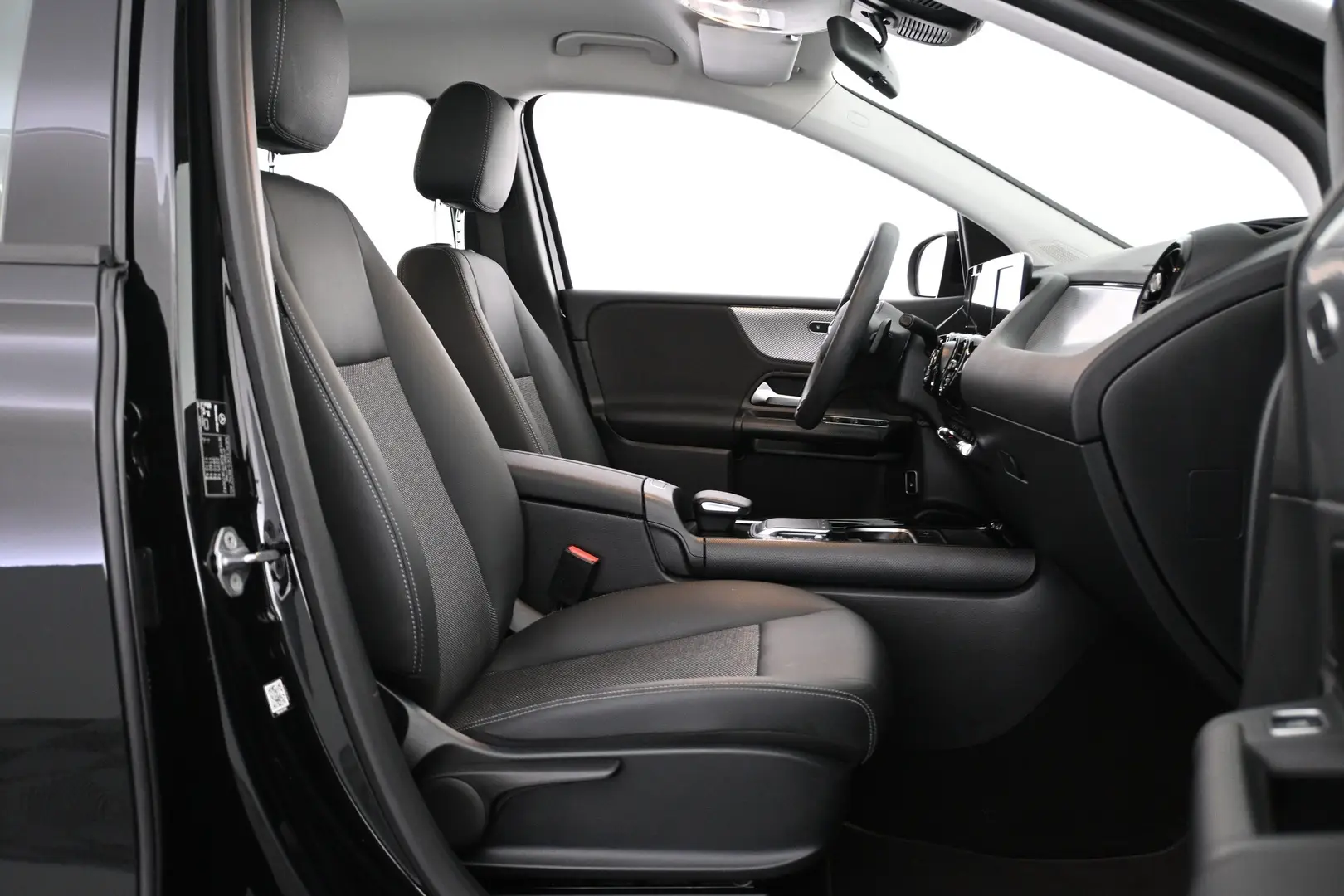 Car Image - KdnRJ8d7UCdiFDKsZ87TQ