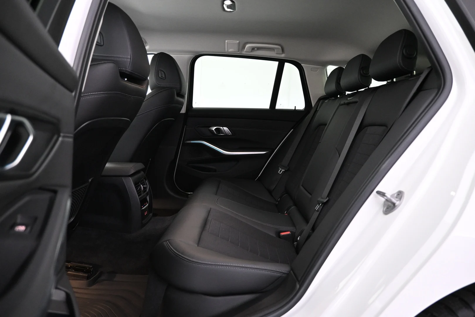 Car Image - 3TB3bJPO6R0RM9LDAHJ3RU