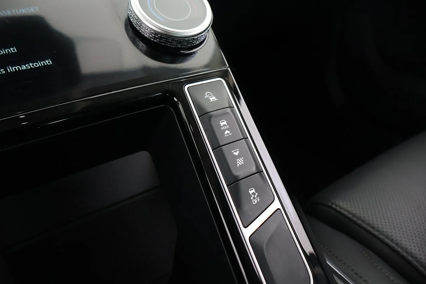 Car Image - 2hAHKai5phMy5BXOi1t521