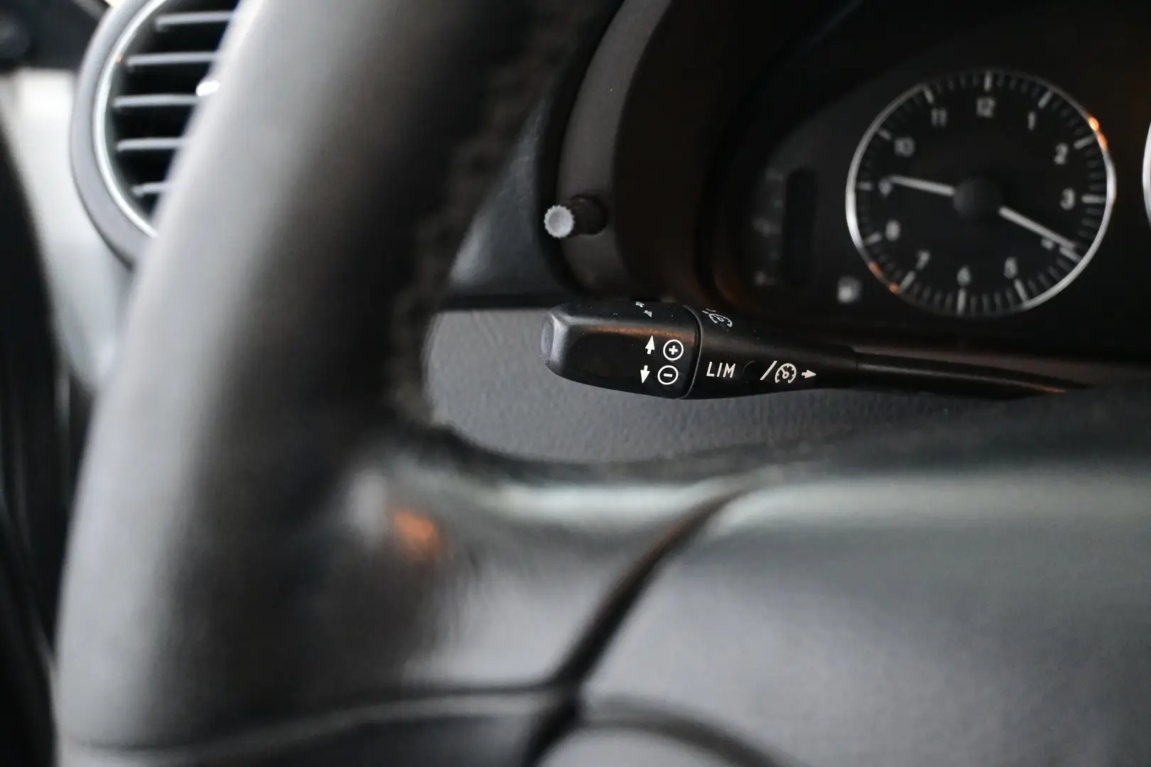 Car Image - 23r0F7Jex2juHkGOGIsB18