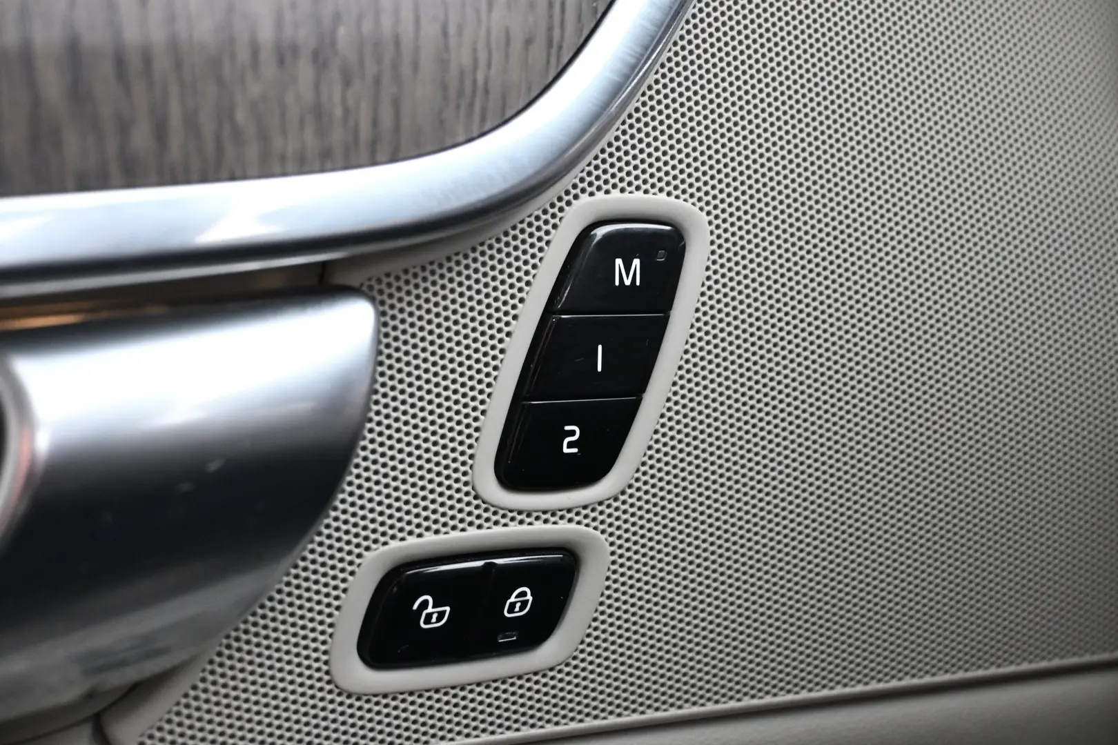 Car Image - 1poM6ld5W9qUoDDzLonBj6