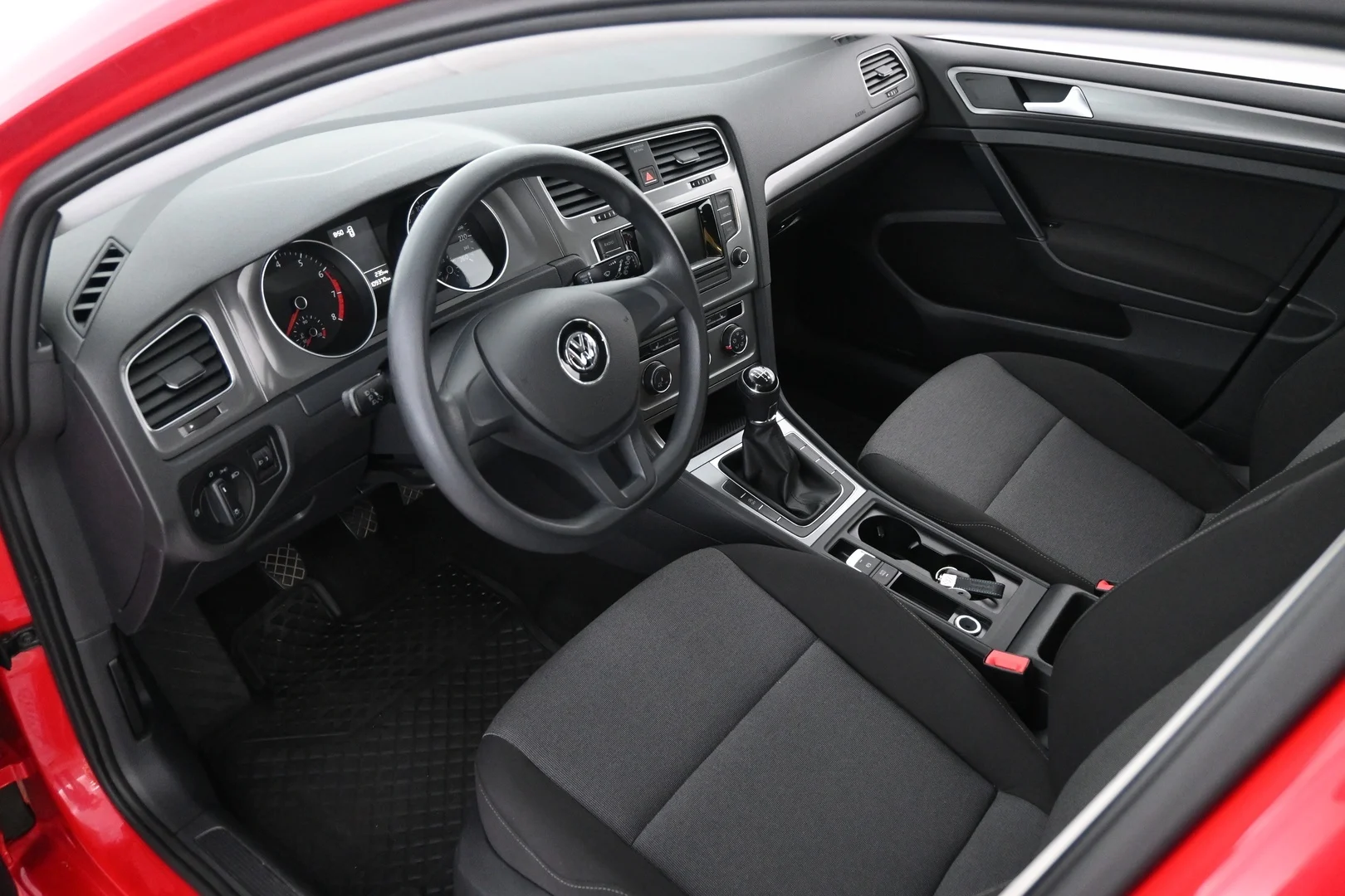 Car Image - 7uDxmLVY2ZZVOEsddR8X4x