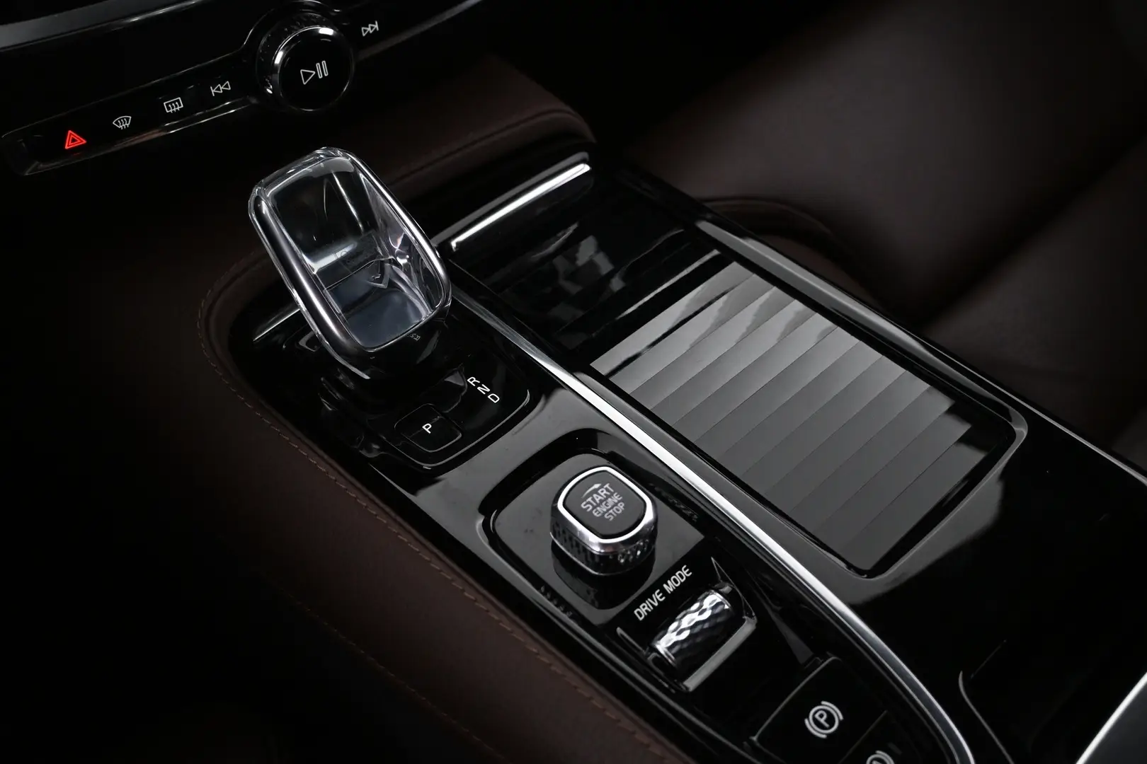 Car Image - rJ94EBuncl1Smig6gmRBJ