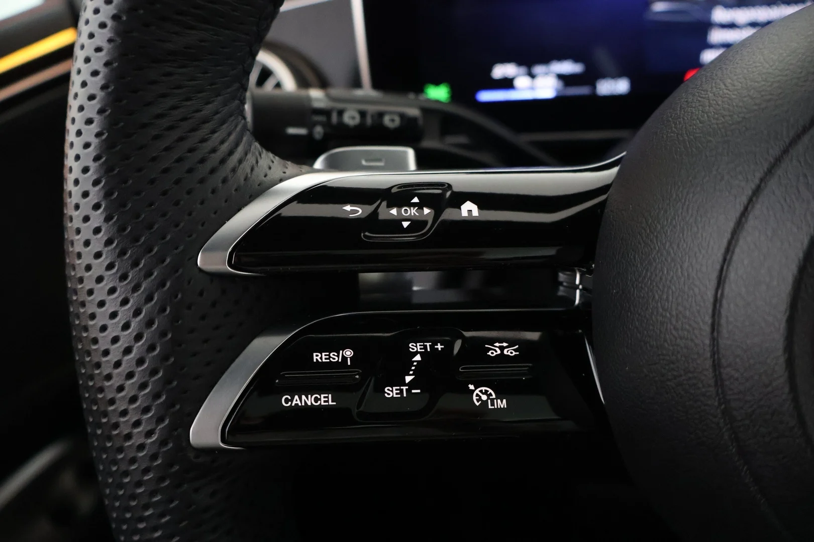 Car Image - S4fRR5XwsjANLWshlBZy6