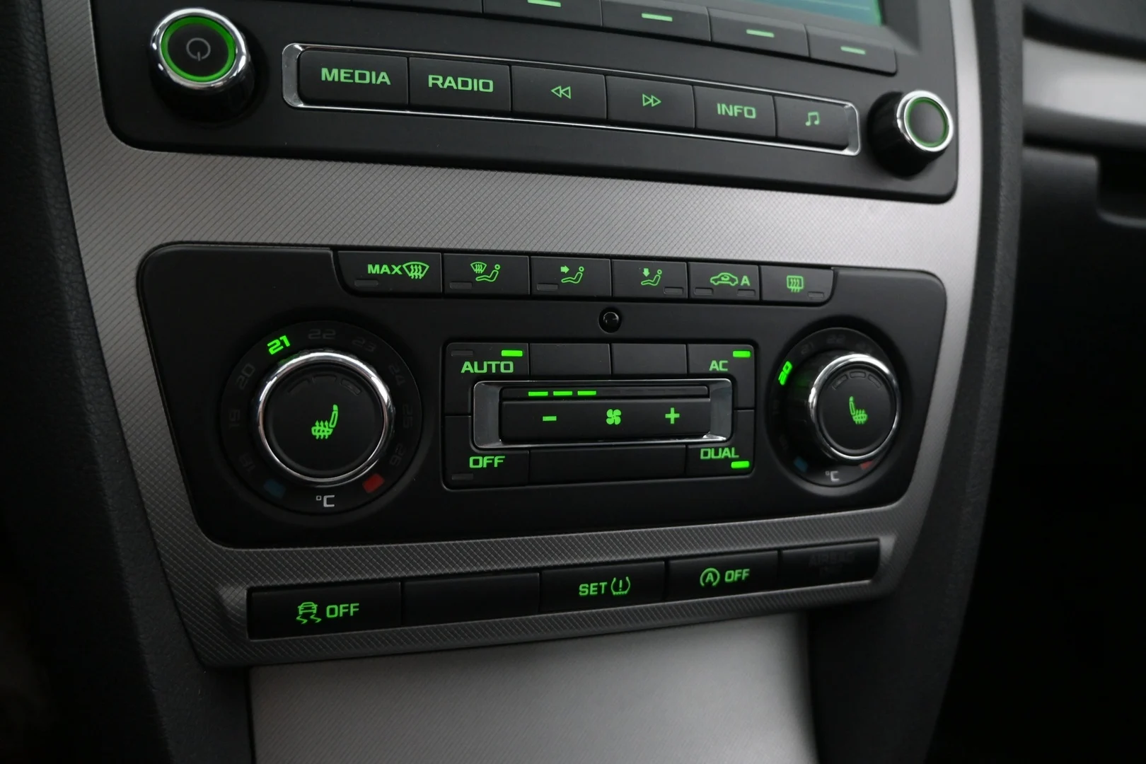 Car Image - 2zrDk9AeDntnqM2LsiRzbS