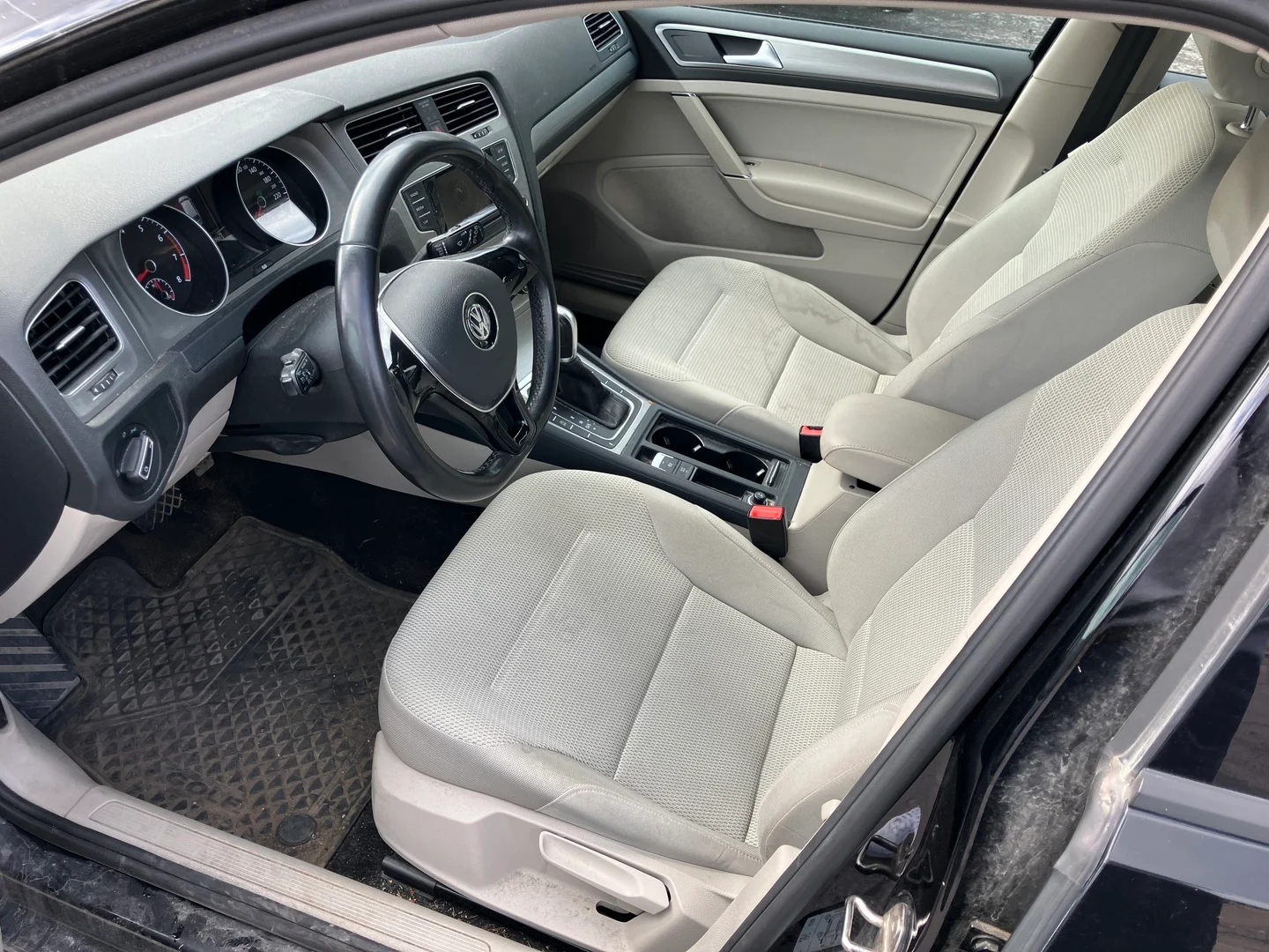 Car Image - 4jkKK9YrPTJDMgXooTe25O