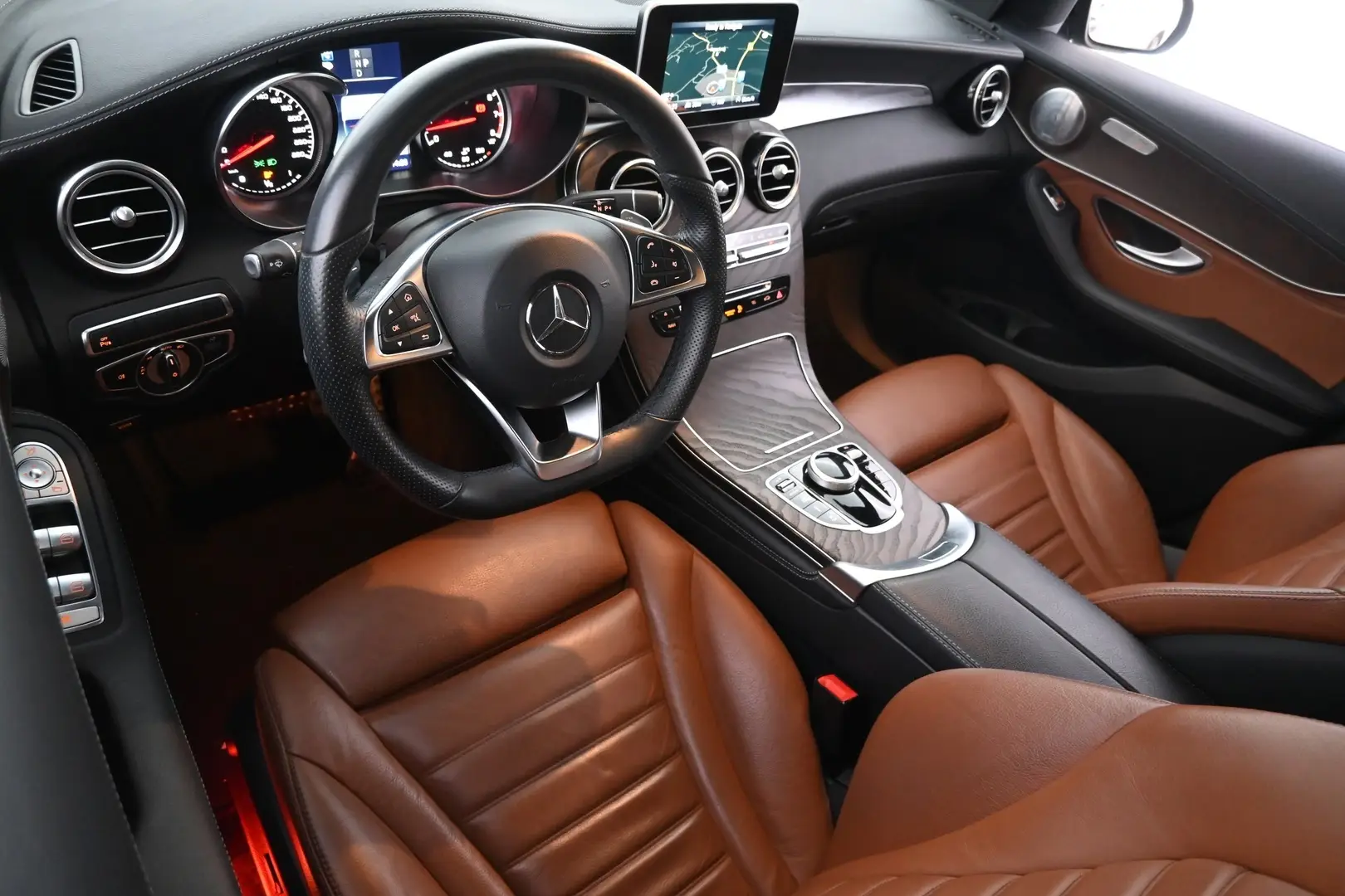 Car Image - 15qFAWRyxXLzpQmrZDQzUO