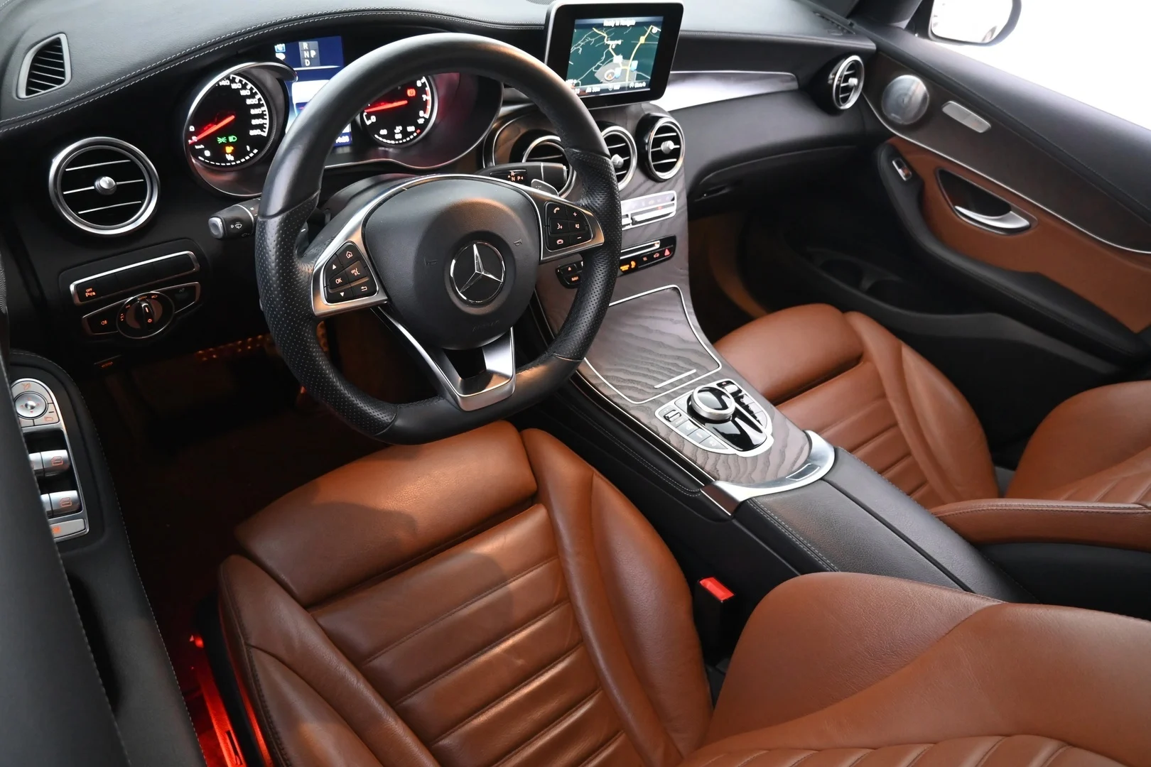 Car Image - 15qFAWRyxXLzpQmrZDQzUO