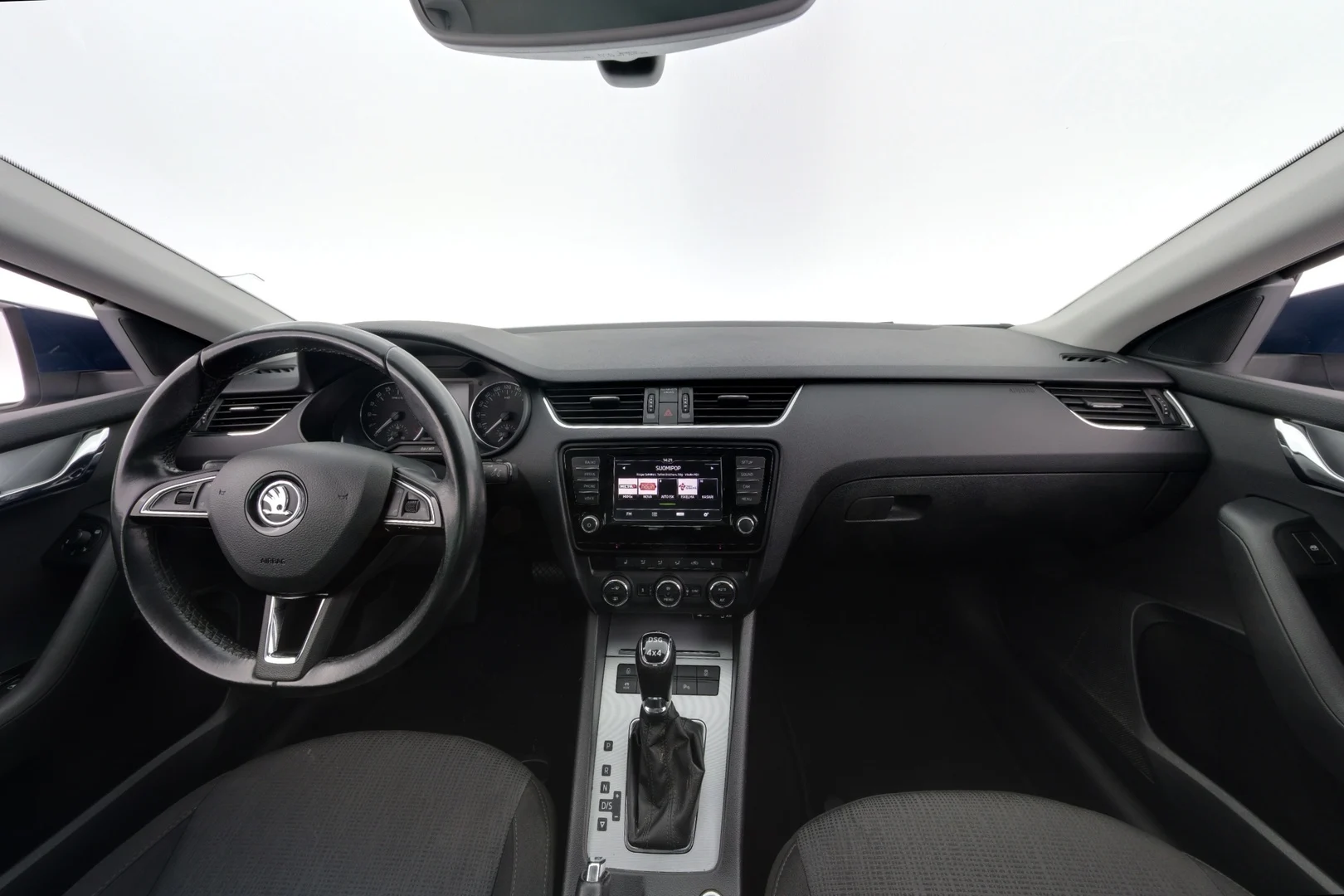 Car Image - 72SFiUHqw3k0LLy9IqUhzn