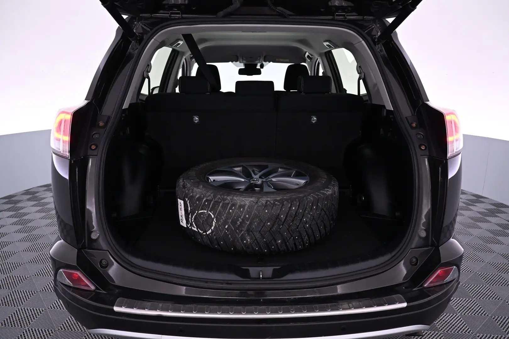 Car Image - 7sZgdb97TKeWnxaDvEXtqX
