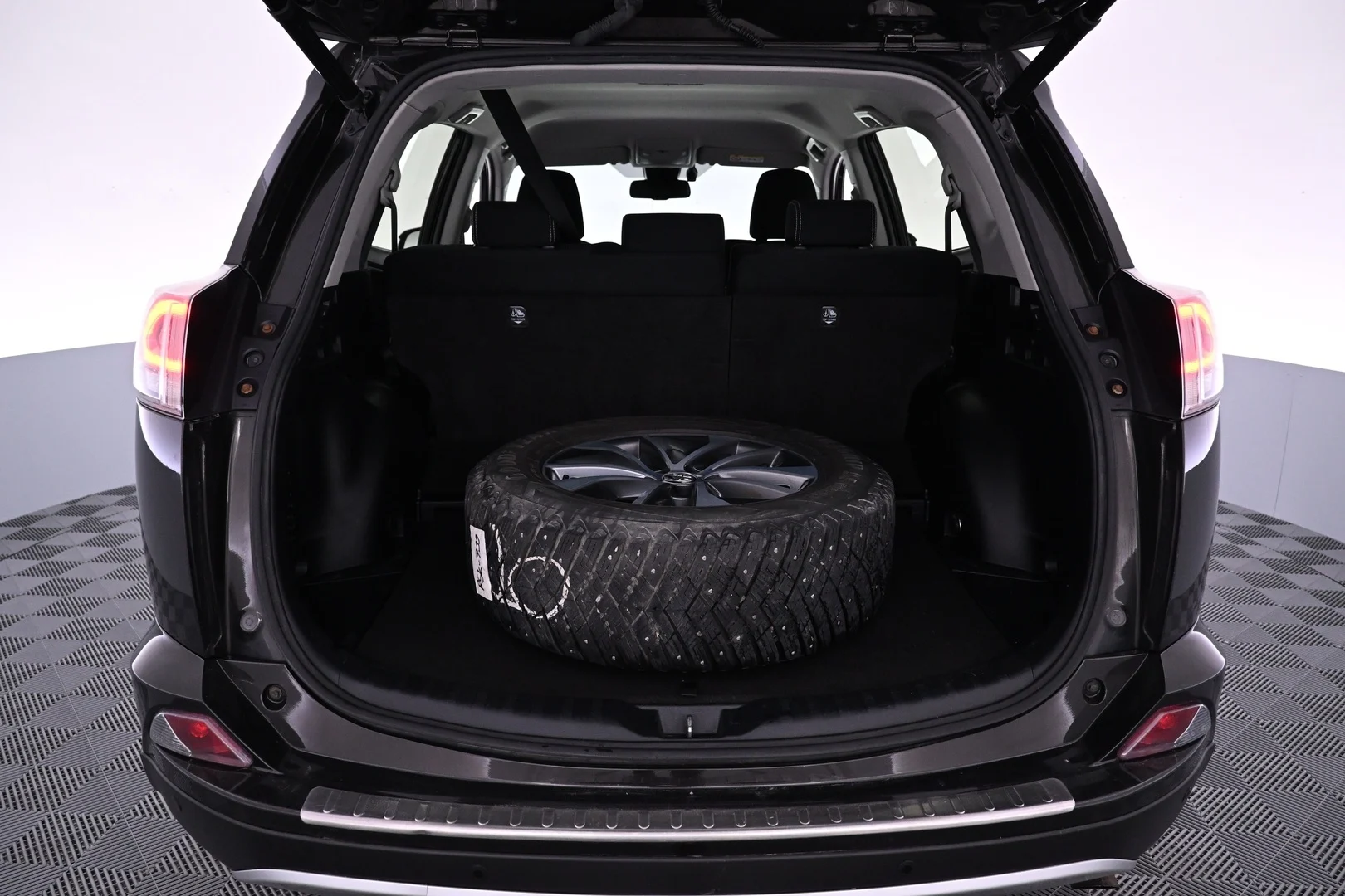 Car Image - 7sZgdb97TKeWnxaDvEXtqX