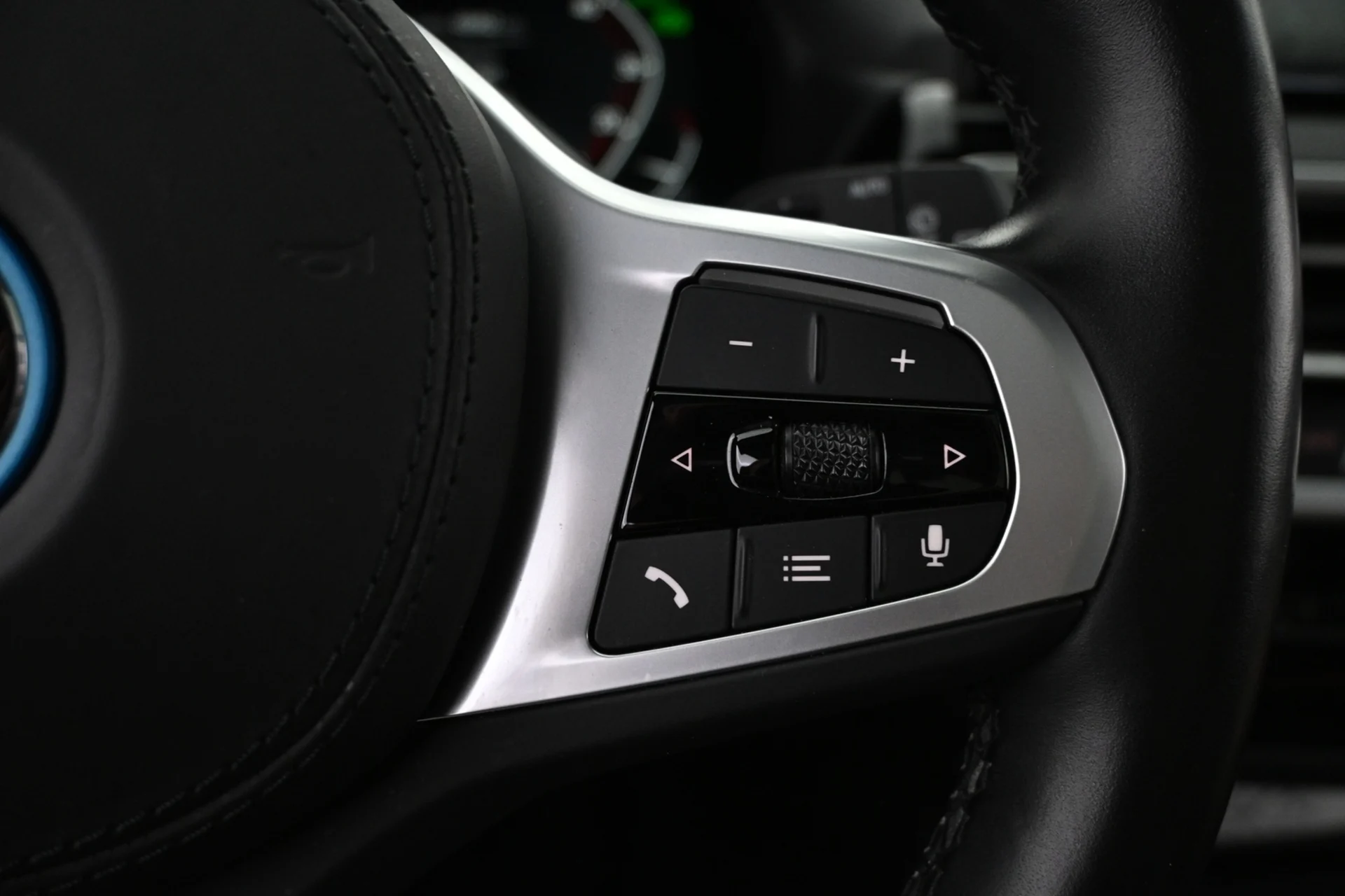 Car Image - 6iLASqGFR5Weqnzj4Jpbcc