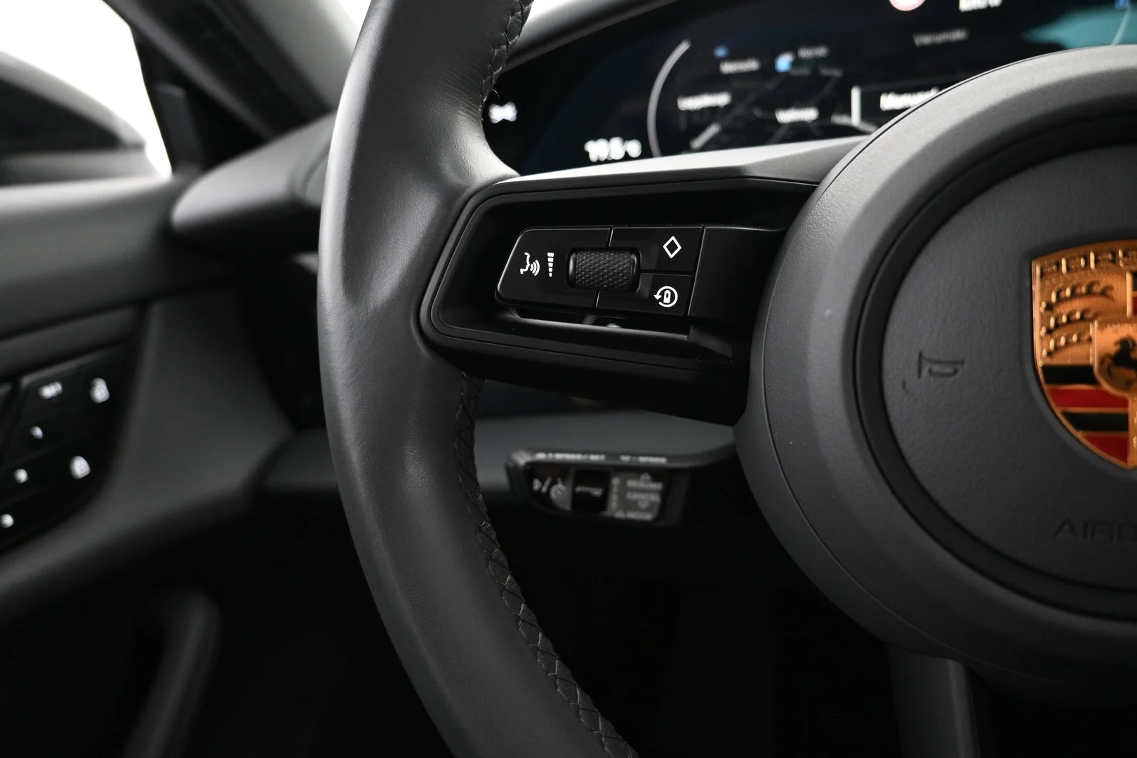 Car Image - 1ts2EMq7QdryiM9IJp1B7Q