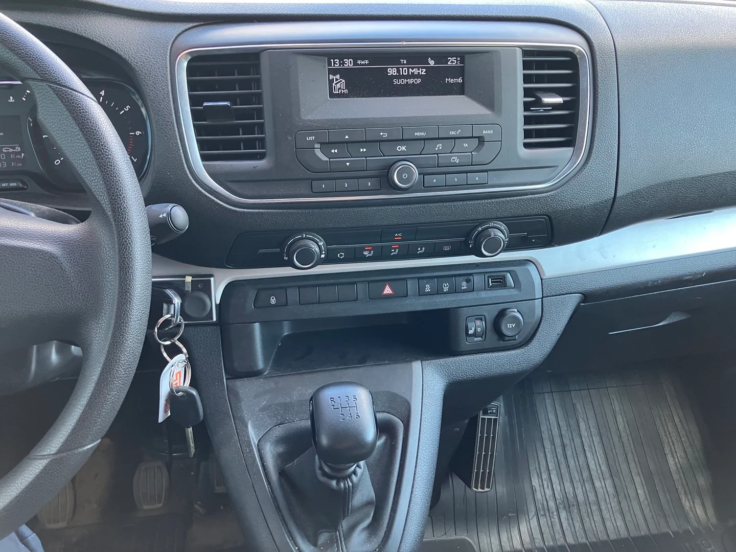 Car Image - 3b7FAjPUwHOQXbTHTAsFEz